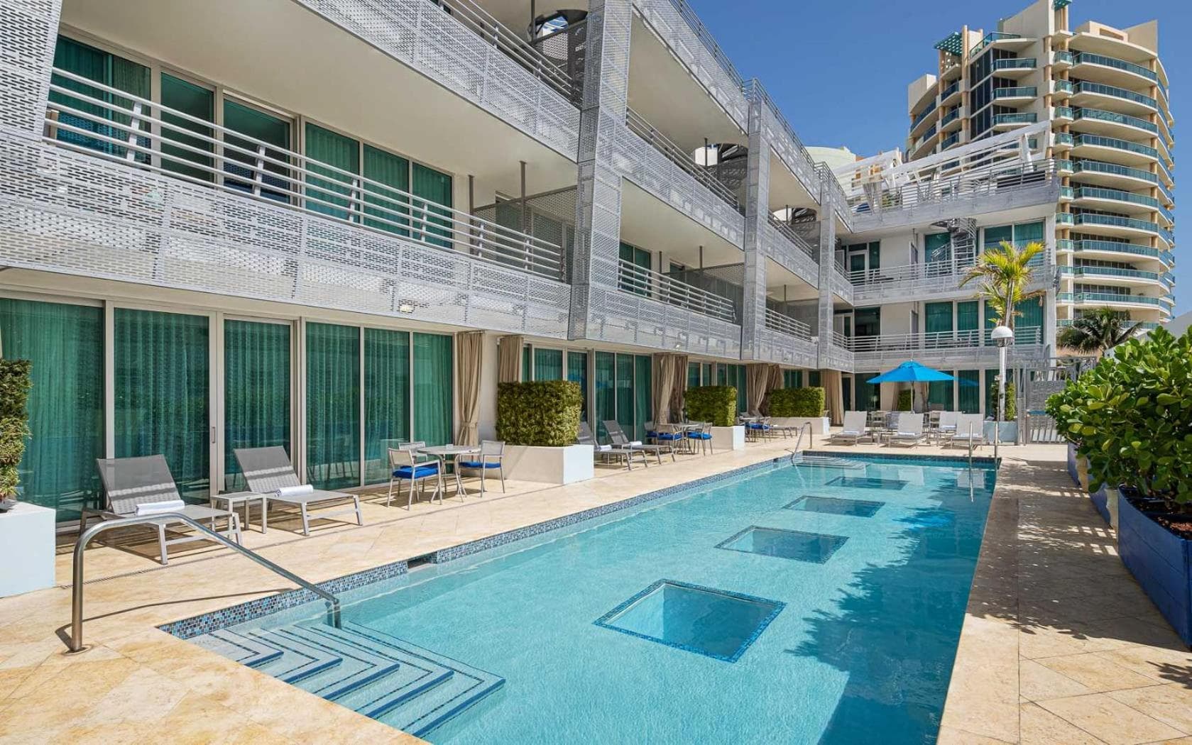 Boutique Suites 3 min walk to beach interior in Miami Beach, FL — gallery photo 2