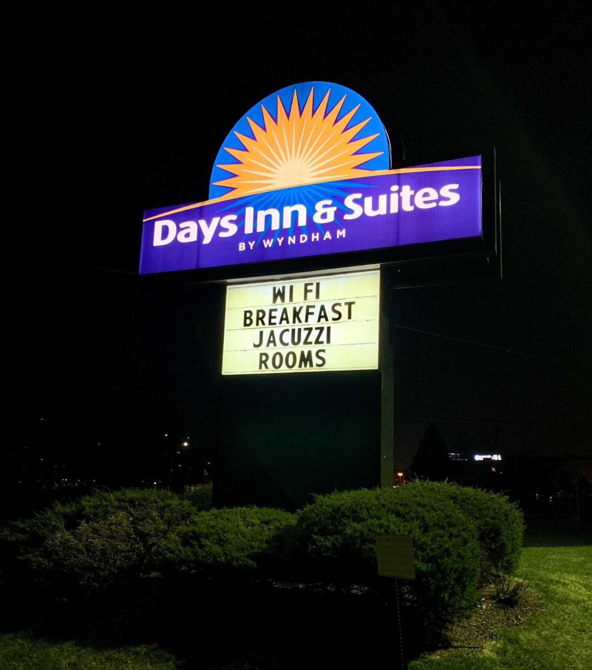 Days Inn & Suites by Wyndham Madison gallery photo in Madison, WI — image 25
