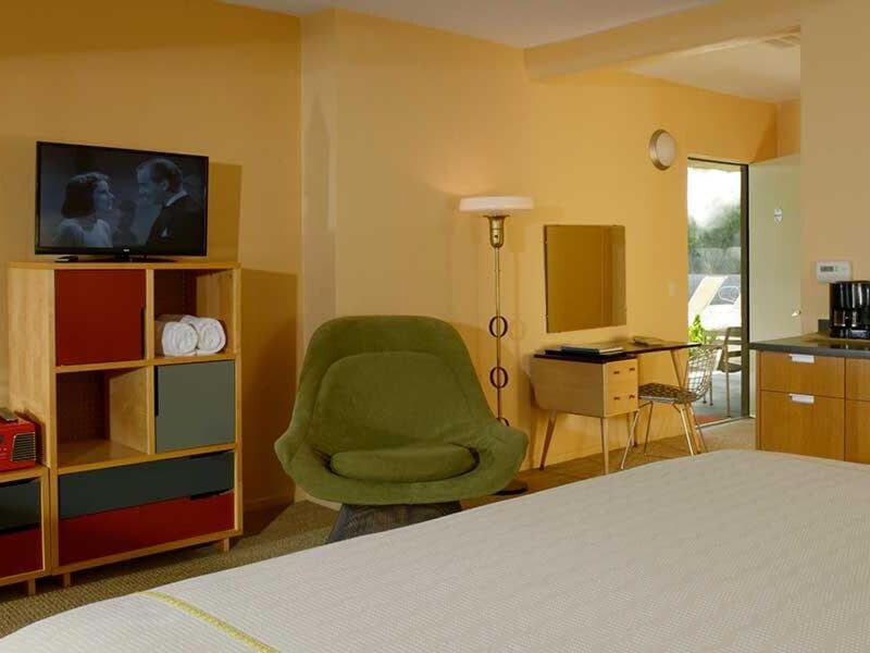 Orbit In - 21 and Over - A Town & Desert Boutique Hotel gallery photo in Palm Springs, CA — image 20