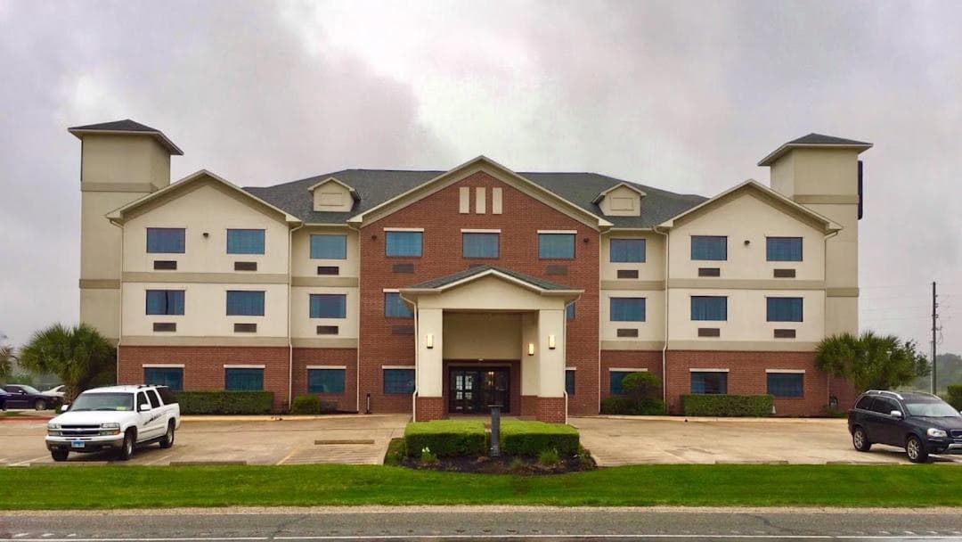 Franklin Inn & Suites property views in Franklin, TX — gallery photo 3