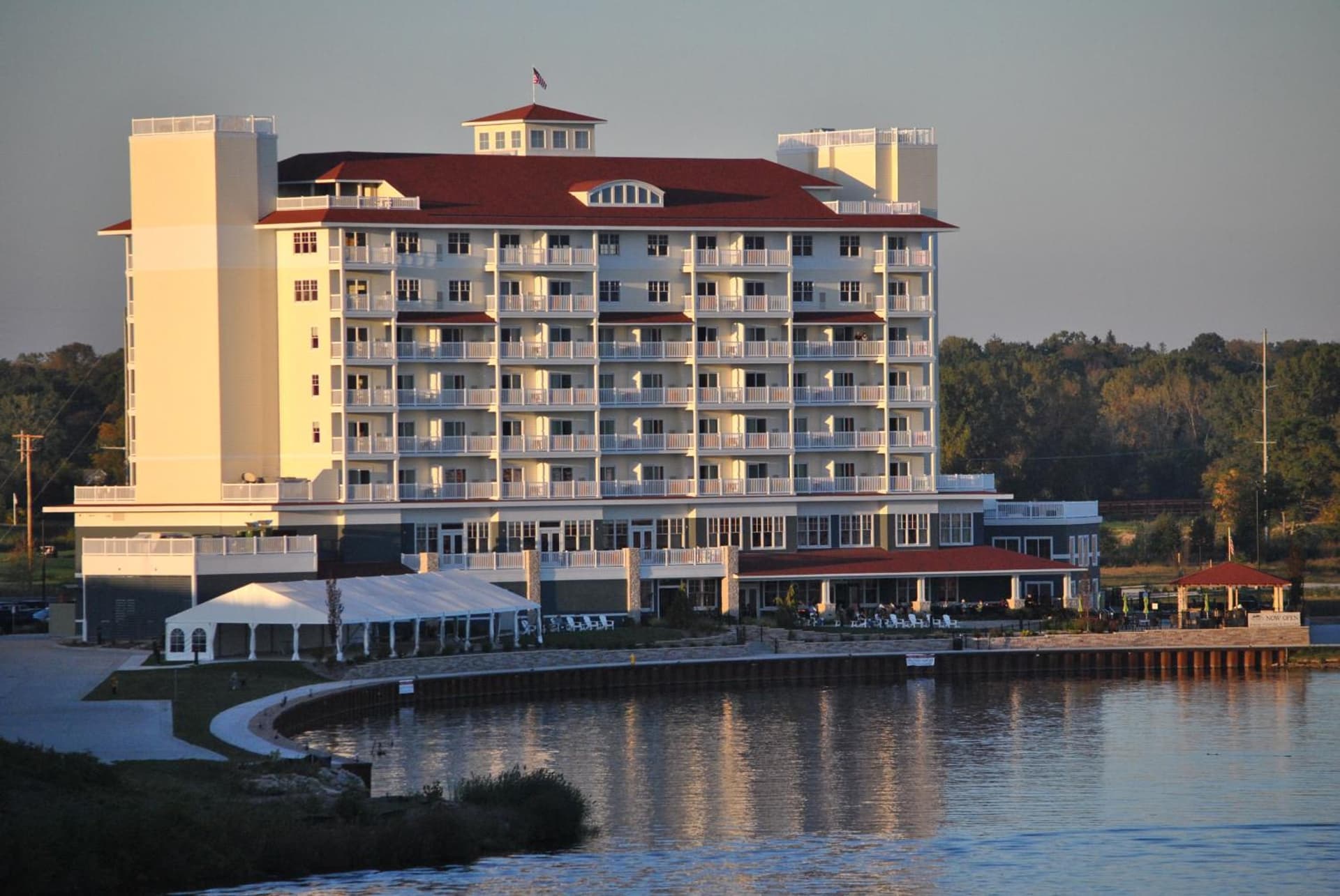The Inn at Harbor Shores featured exterior or lobby in Saint Joseph, MI — similar hotel