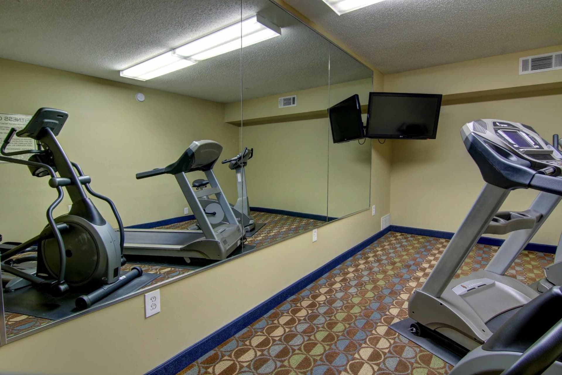 InTown Suites Extended Stay Marietta GA - Roswell Rd property views in Marietta, GA — gallery photo 3