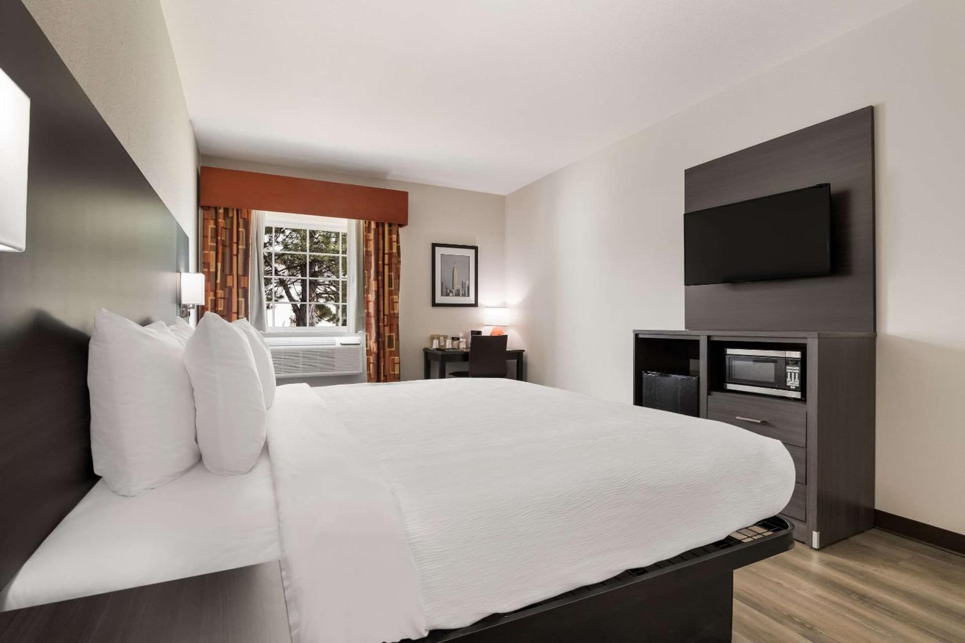 Quality Suites Tulsa I-44 gallery photo in Tulsa, OK — image 13