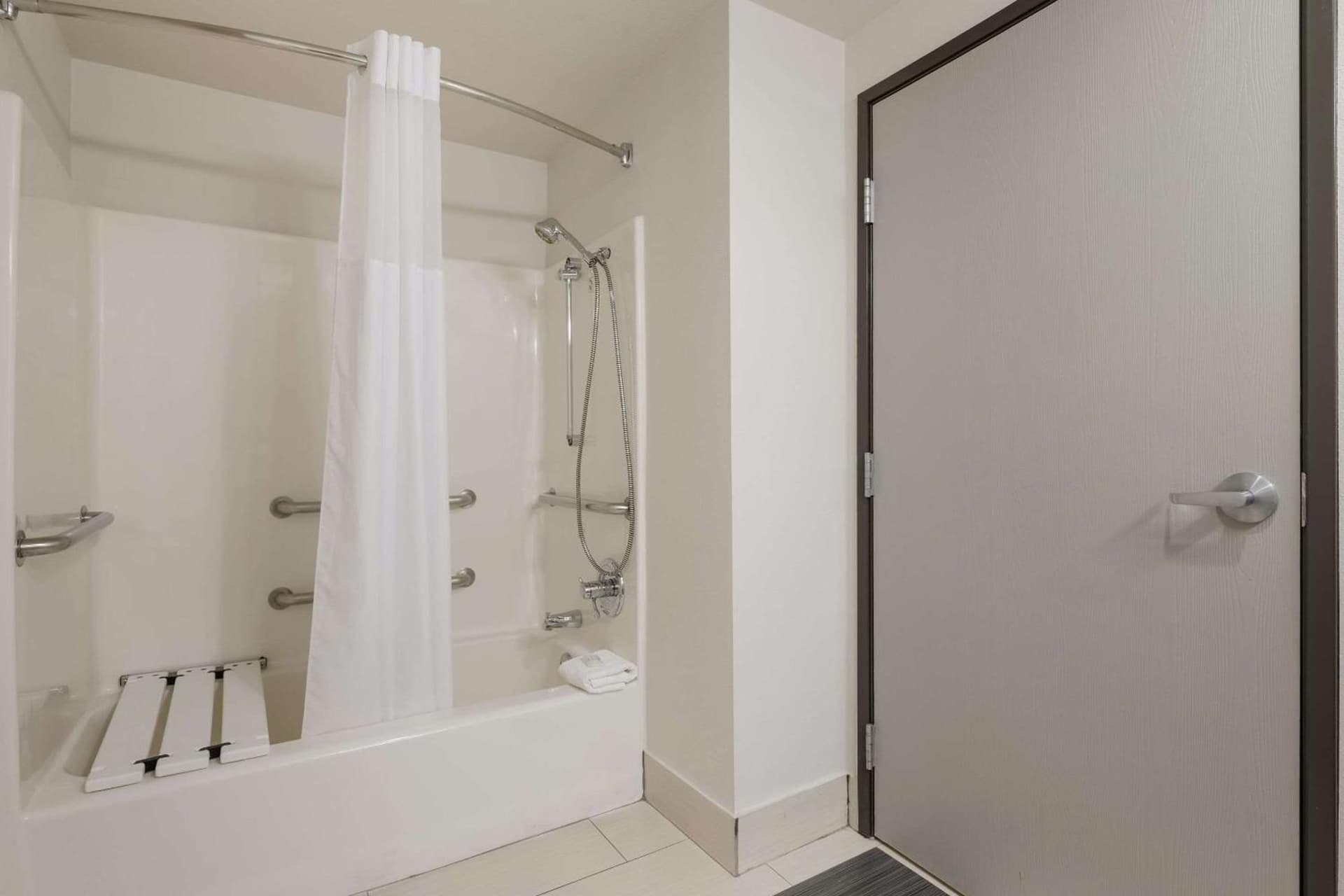 Quality Suites Tulsa I-44 gallery photo in Tulsa, OK — image 11