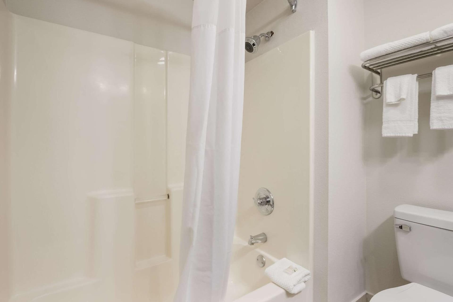 Quality Suites Tulsa I-44 gallery photo in Tulsa, OK — image 22