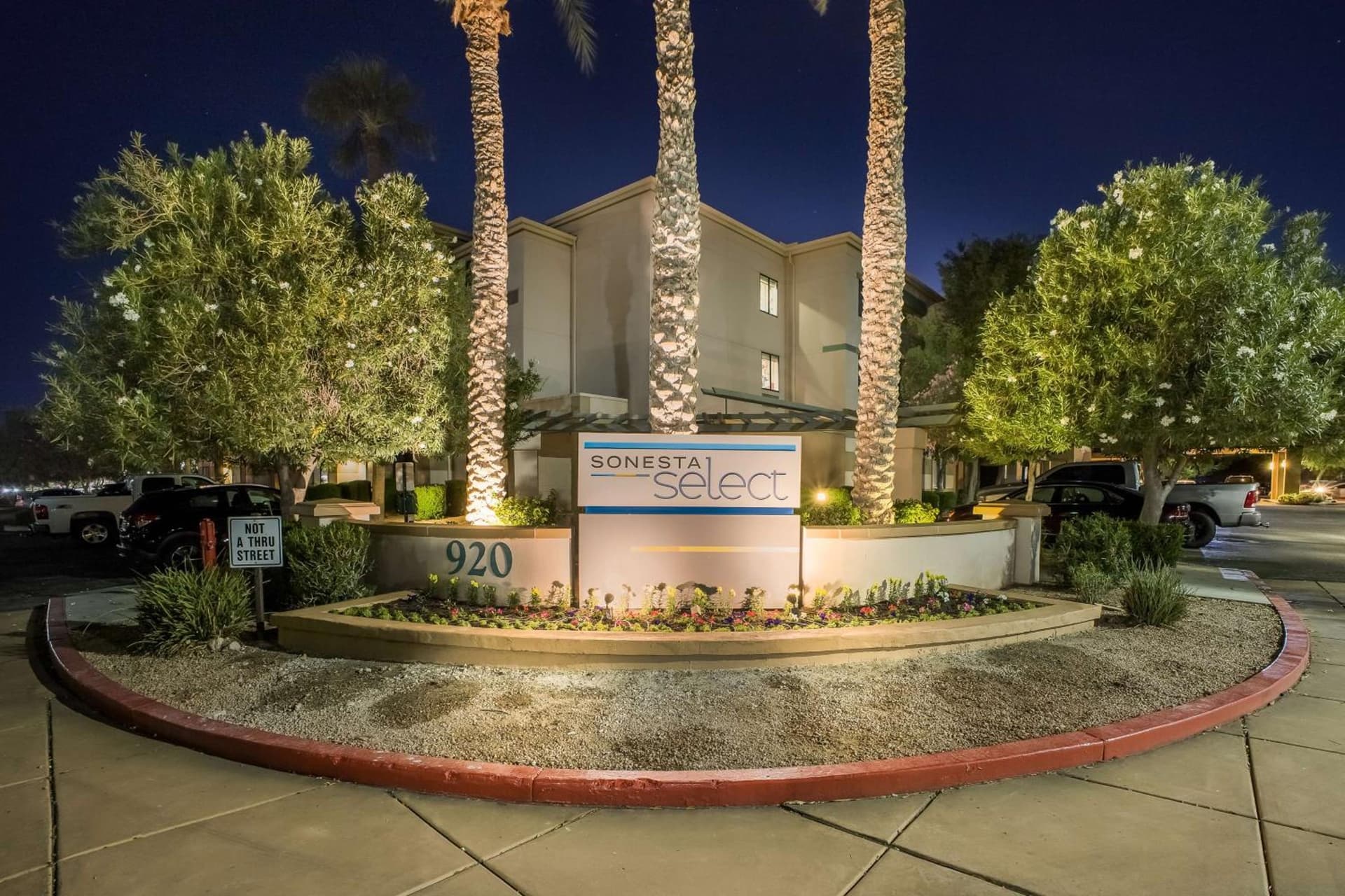 Sonesta Select Phoenix Chandler interior in Chandler, AZ — gallery photo 2