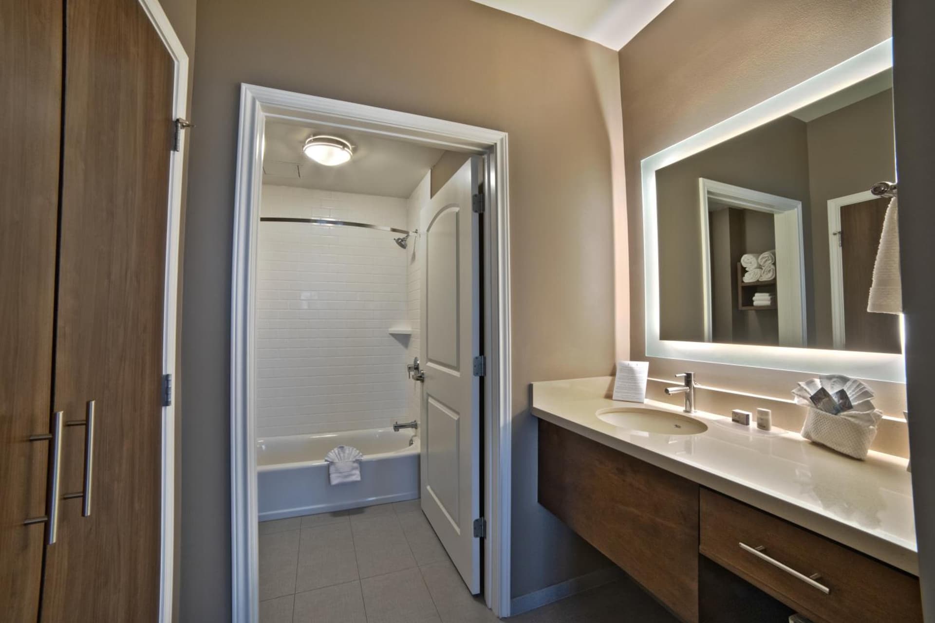 Staybridge Suites Houston - Humble Beltway 8 E by IHG interior in Humble, TX — gallery photo 2