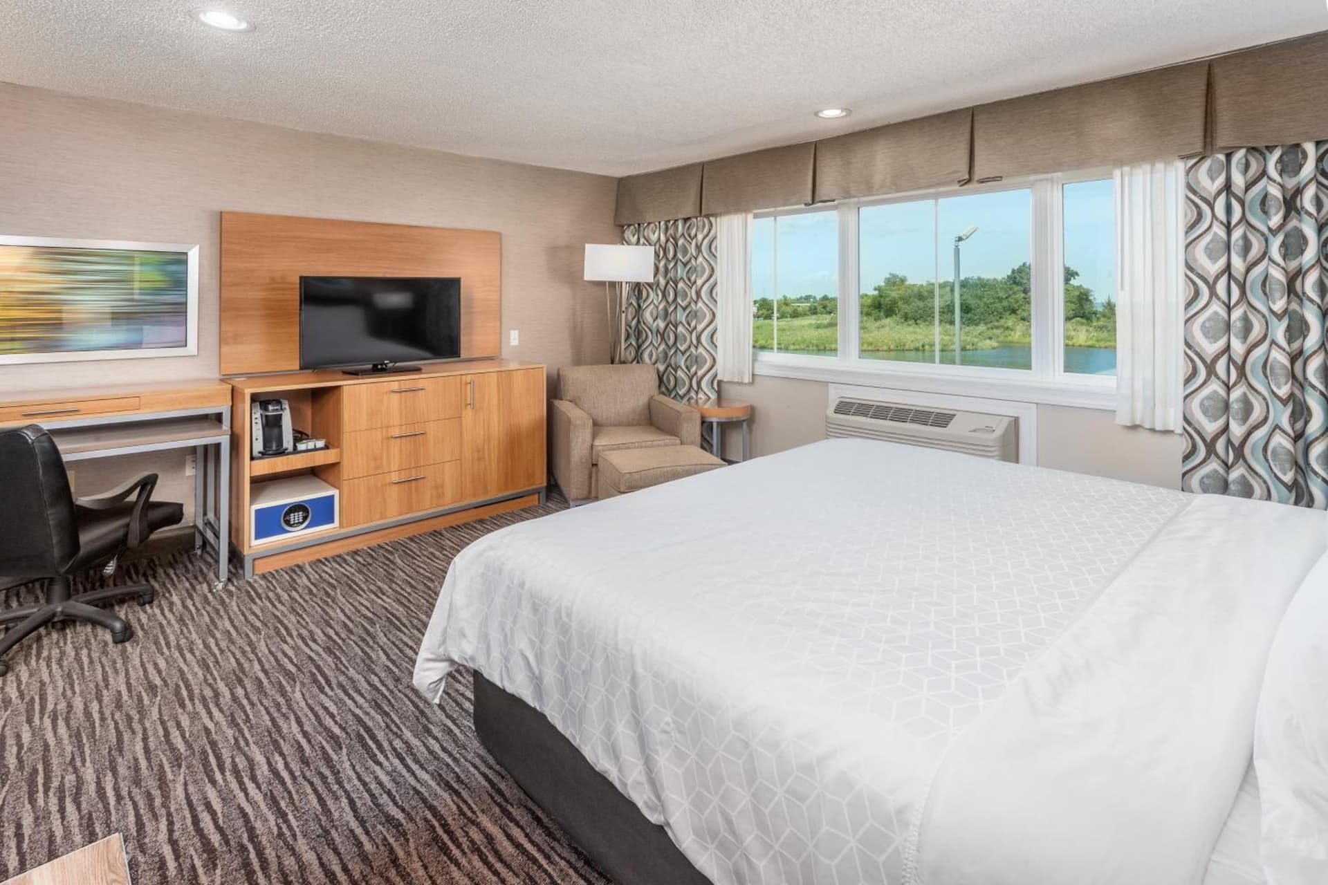 Holiday Inn Express Annapolis East-Kent Island by IHG gallery photo in Grasonville, MD — image 18