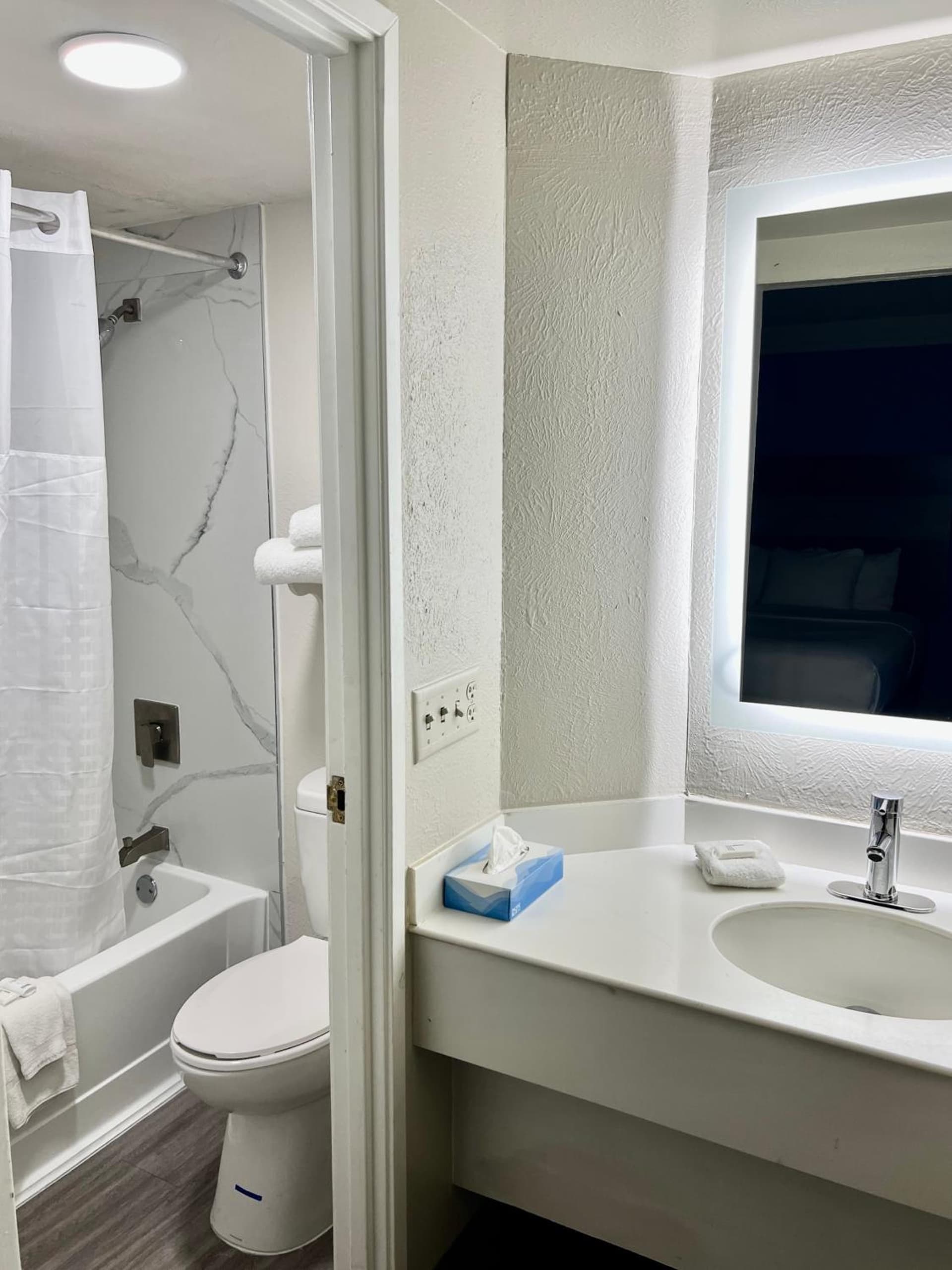La Quinta Inn by Wyndham El Paso East Lomaland property views in El Paso, TX — gallery photo 3