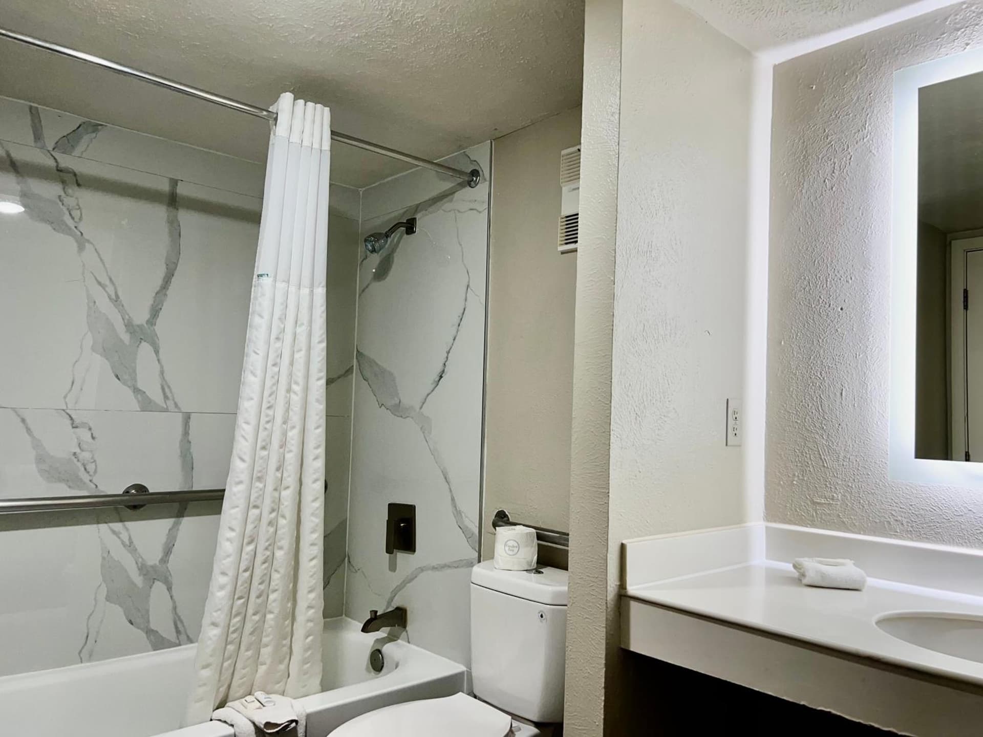 La Quinta Inn by Wyndham El Paso East Lomaland gallery photo in El Paso, TX — image 8