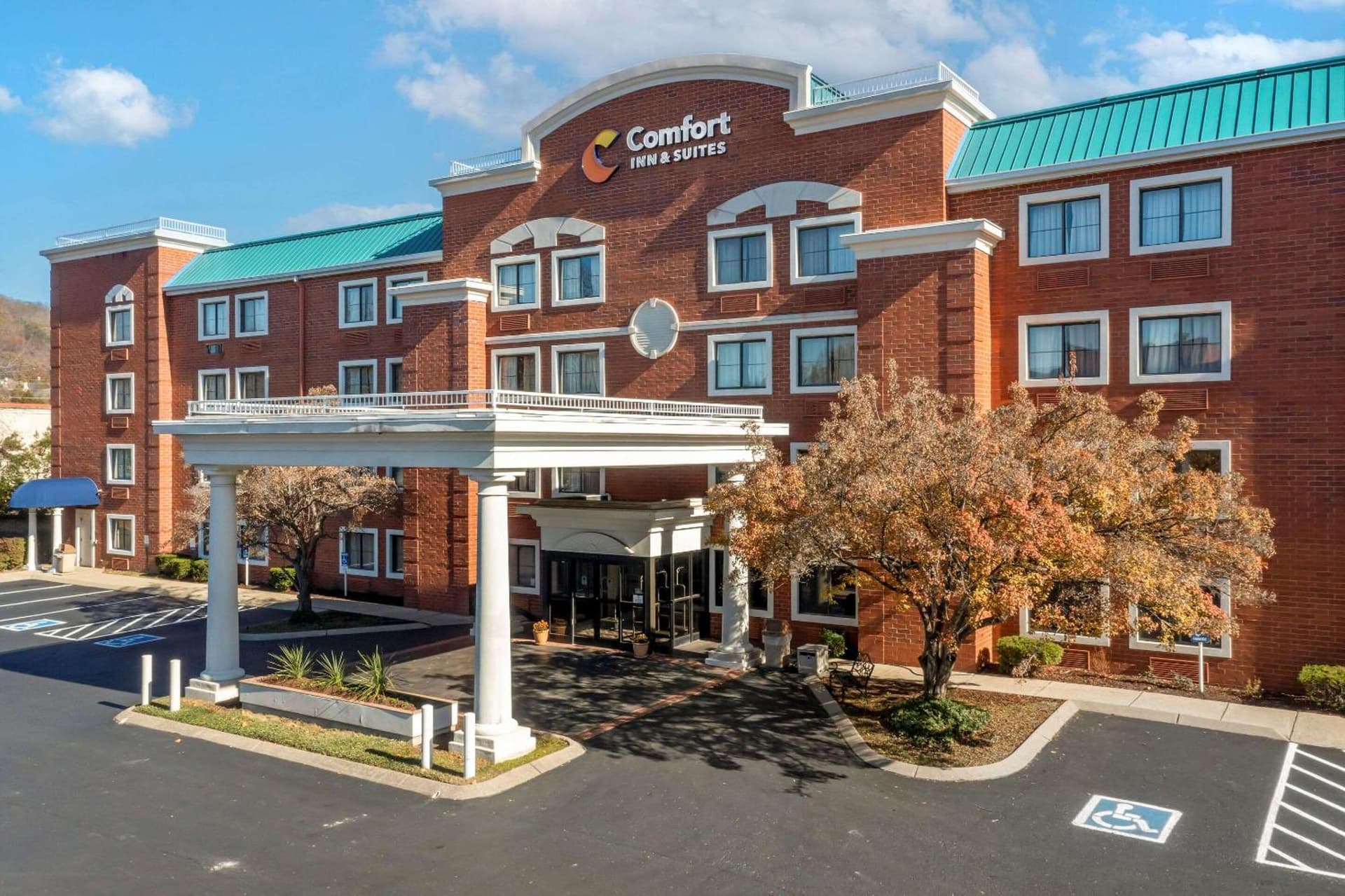 Comfort Inn & Suites Brentwood - Nashville interior in Brentwood, TN — gallery photo 2