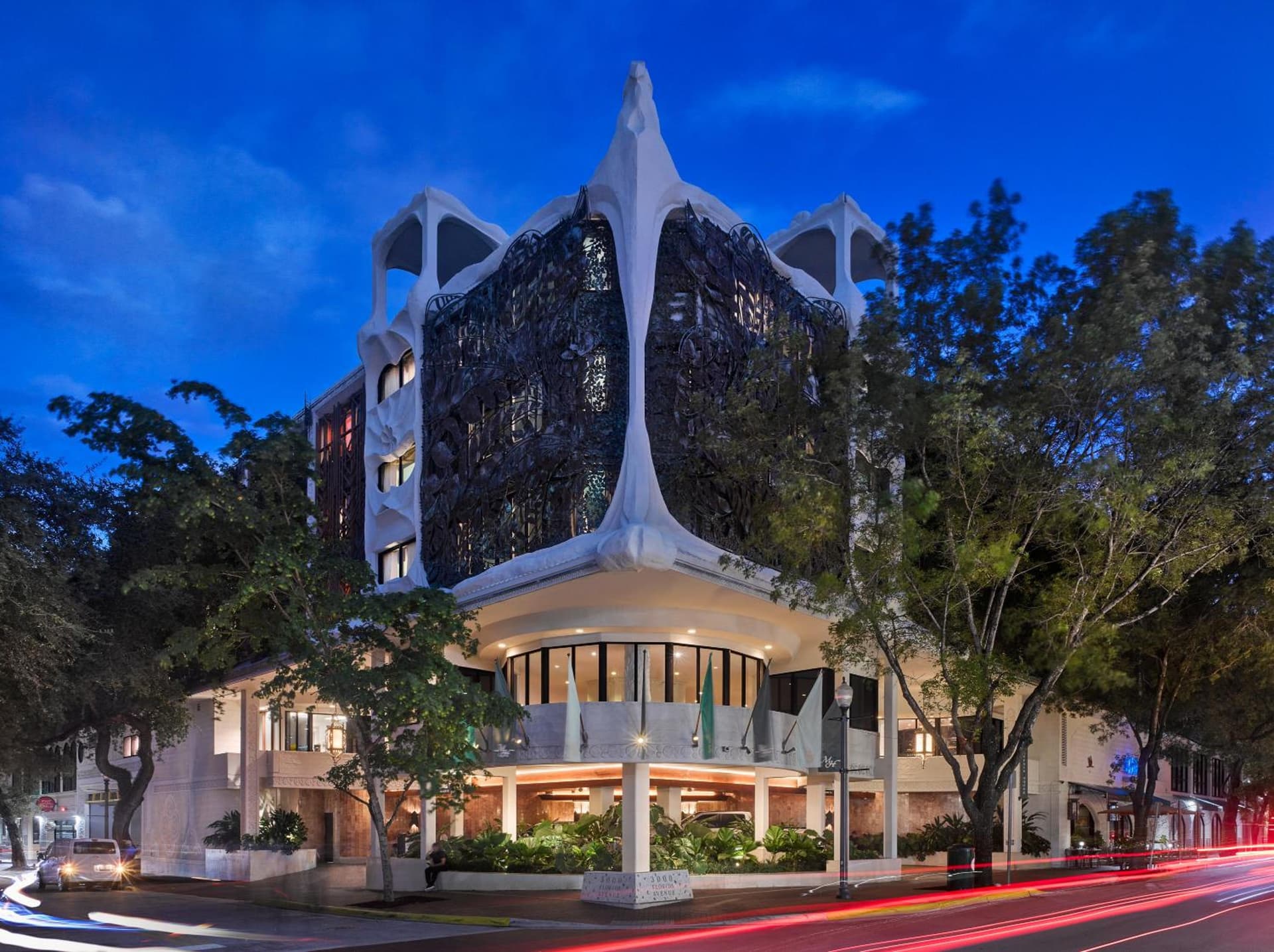 Mayfair House Hotel & Garden interior in Miami, FL — gallery photo 2