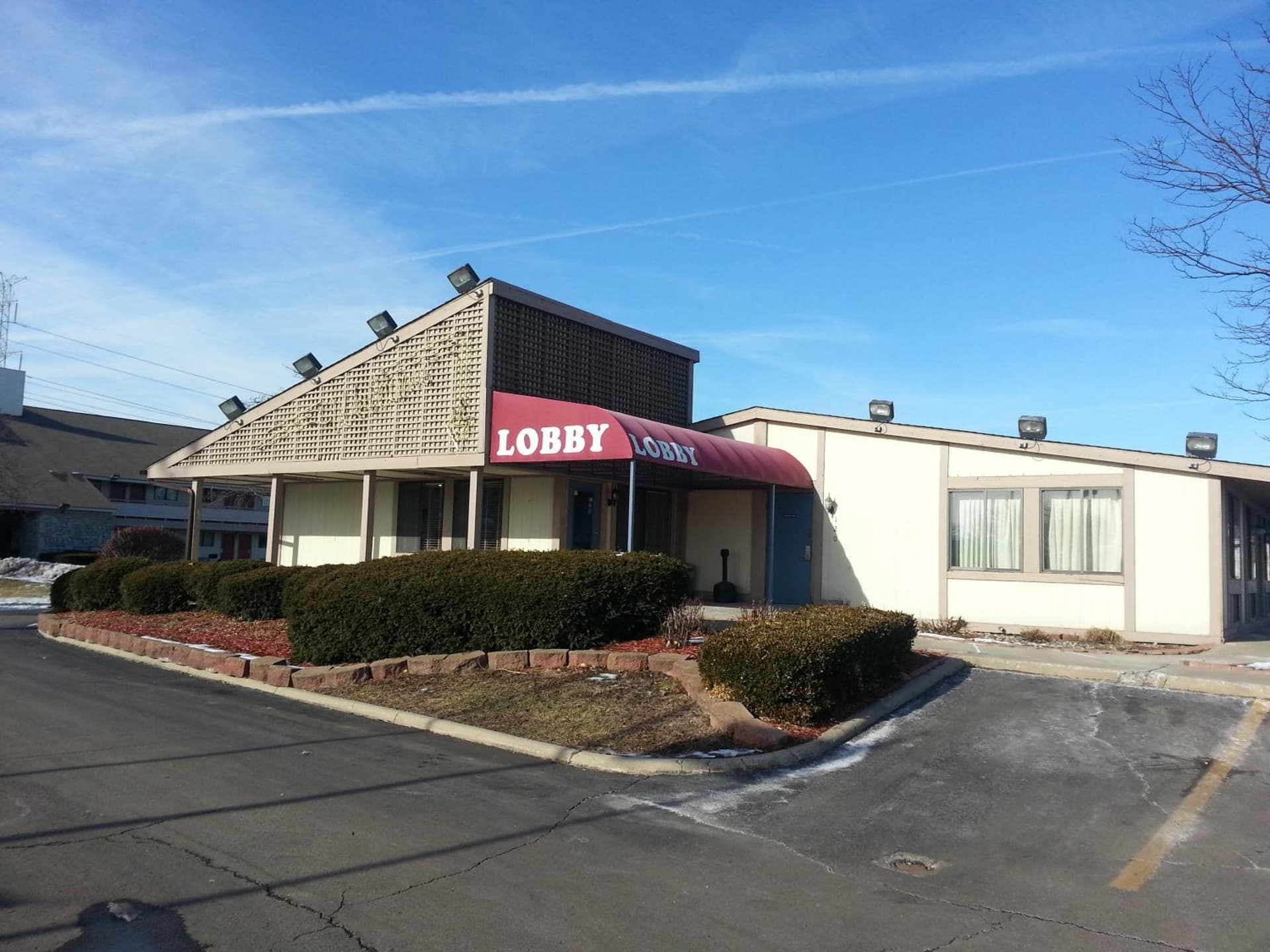 Travelodge by Wyndham Monroe property views in Monroe, MI — gallery photo 3
