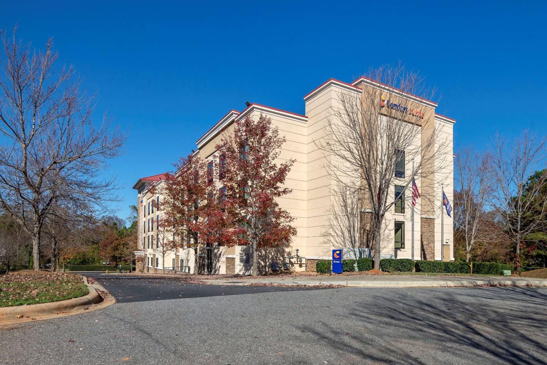Comfort Suites Huntersville near Lake Norman interior in Huntersville, NC — gallery photo 2