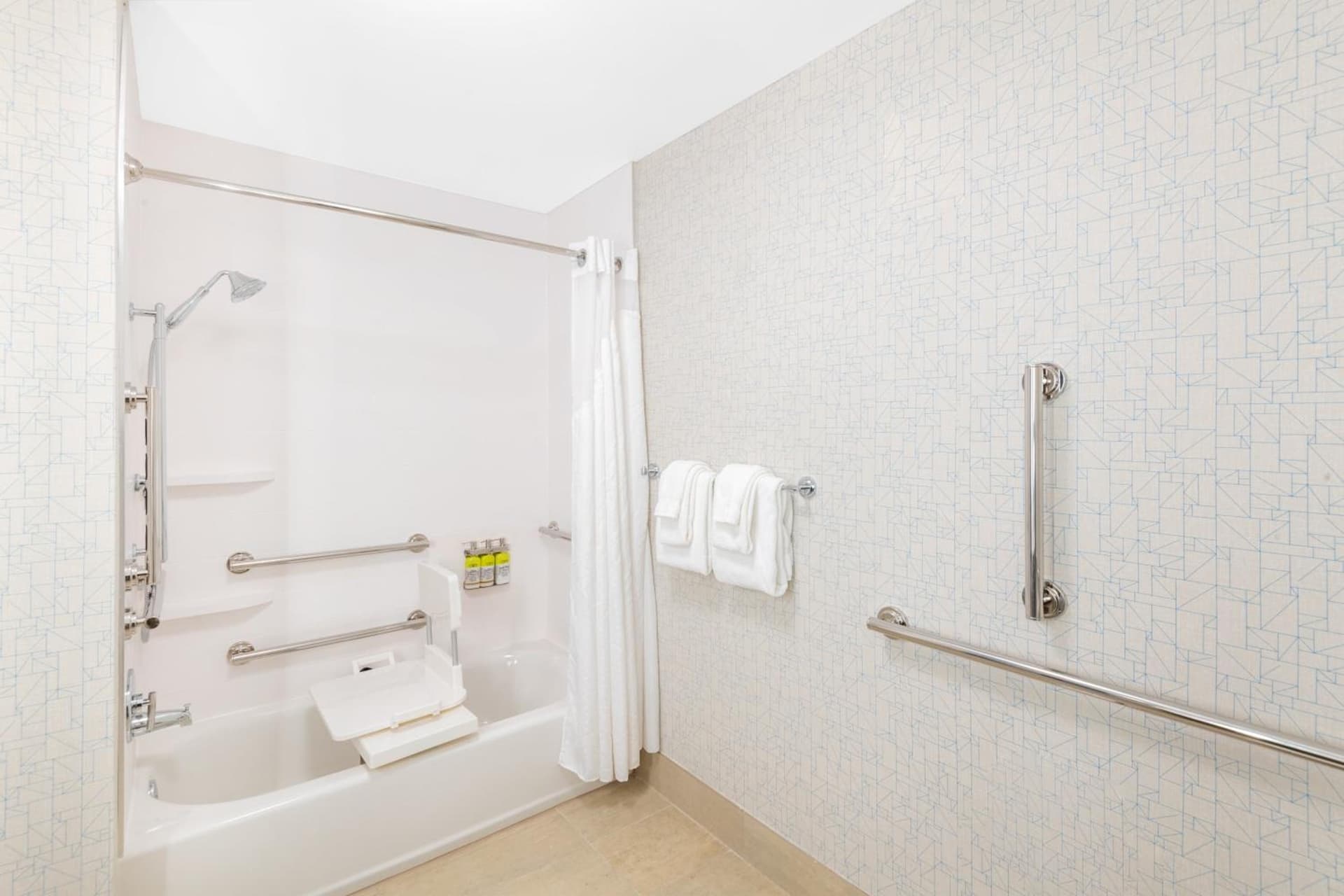 Holiday Inn Express & Suites - Phoenix - Airport North by IHG gallery photo in Phoenix, AZ — image 45