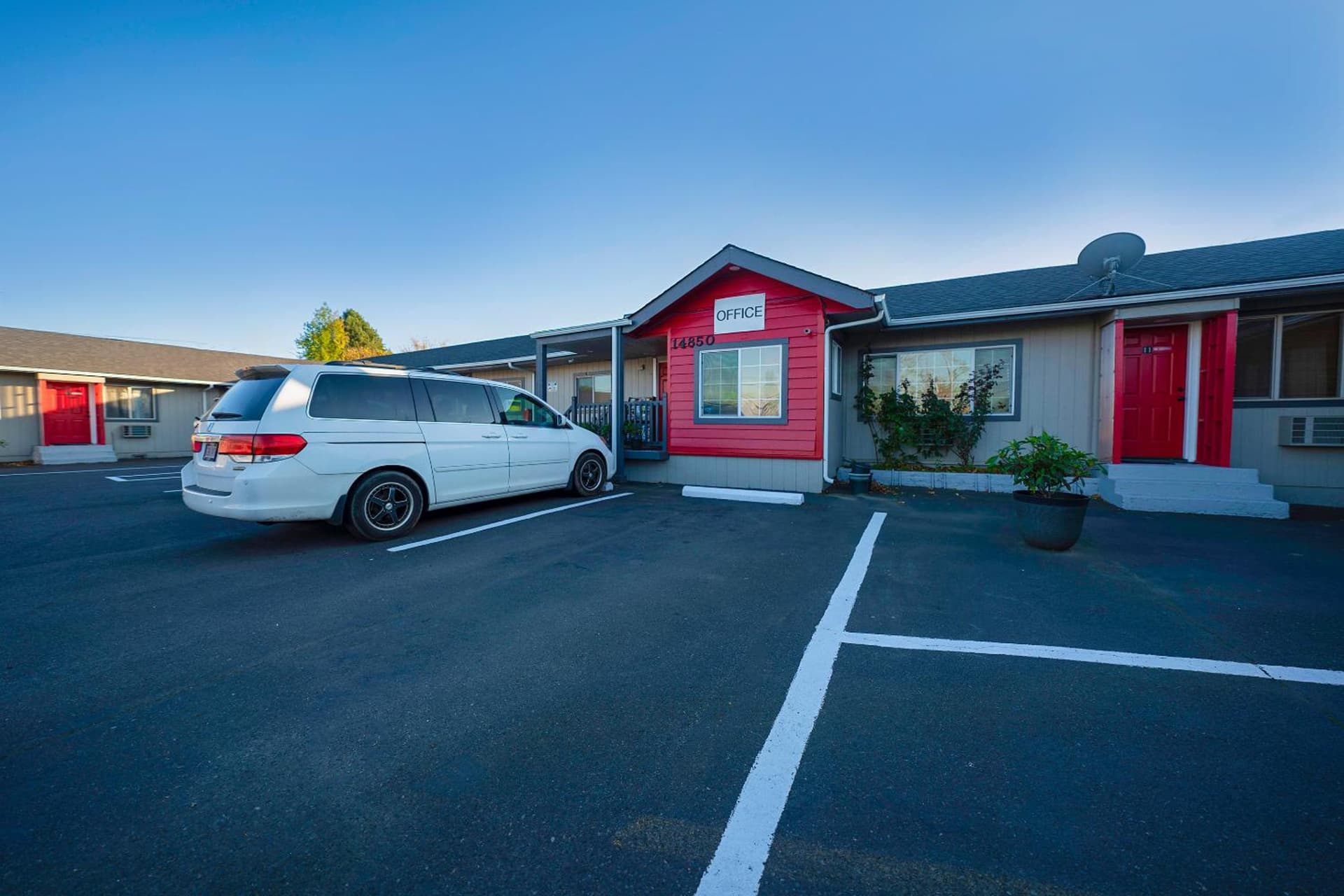 OYO Hotel Portland OR near Airport gallery photo in Gresham, OR — image 63