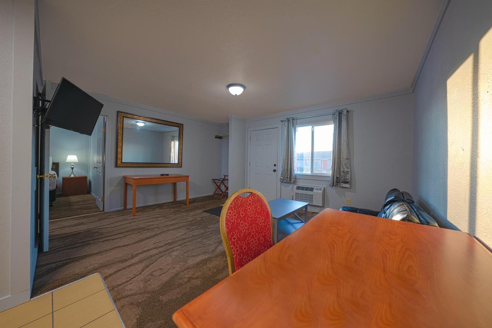 OYO Hotel Portland OR near Airport gallery photo in Gresham, OR — image 75