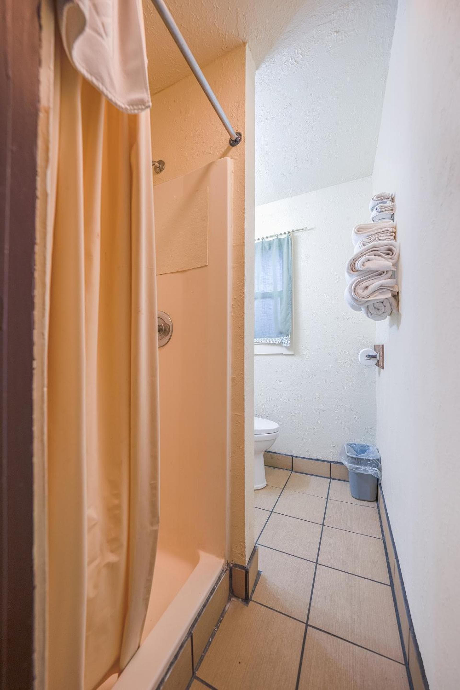 OYO Hotel Portland OR near Airport gallery photo in Gresham, OR — image 25