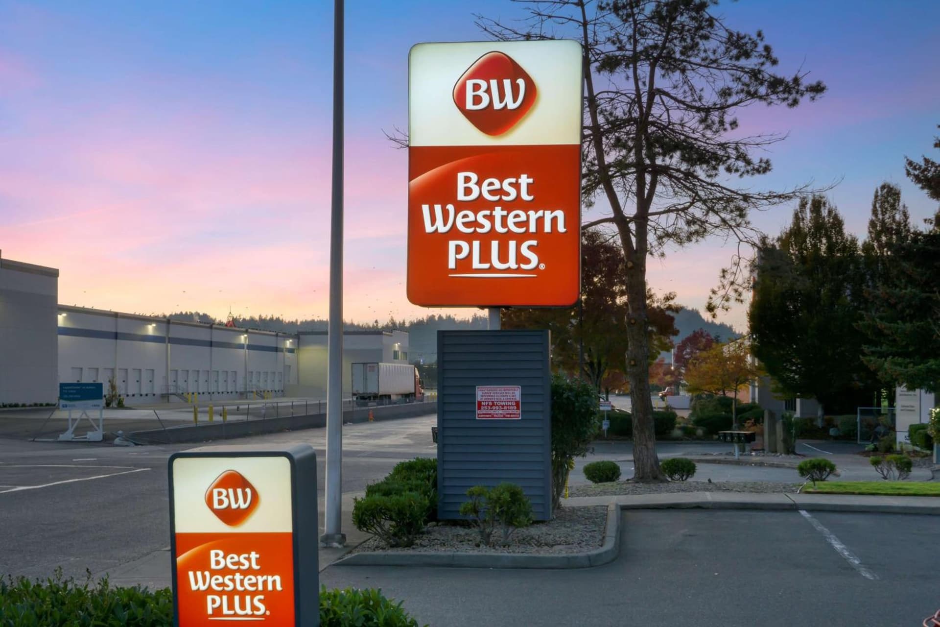 Best Western PLUS Mountain View Auburn Inn interior in Auburn, WA — gallery photo 2