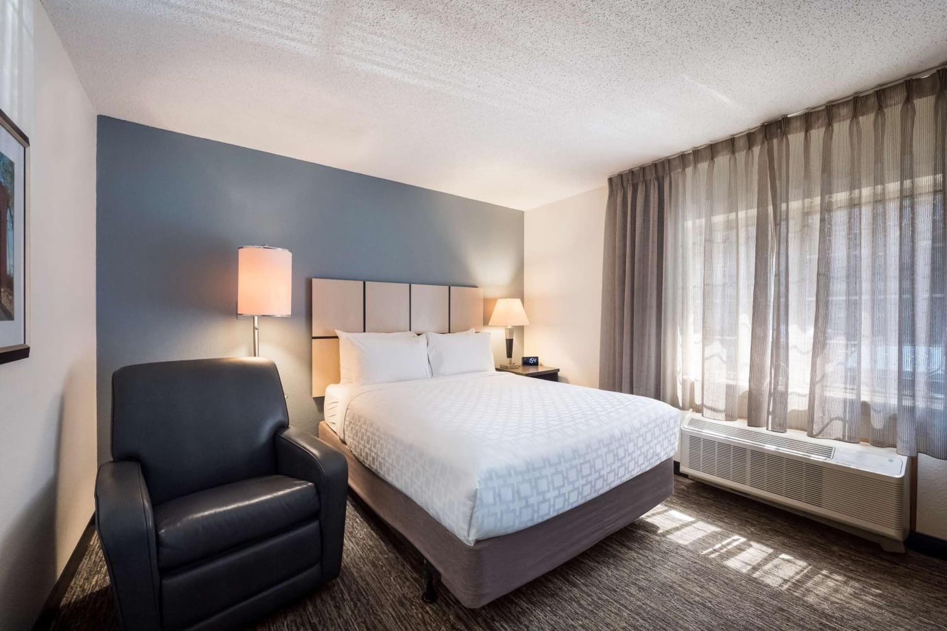 Sonesta Simply Suites Detroit Ann Arbor gallery photo in Ann Arbor, MI — image 9