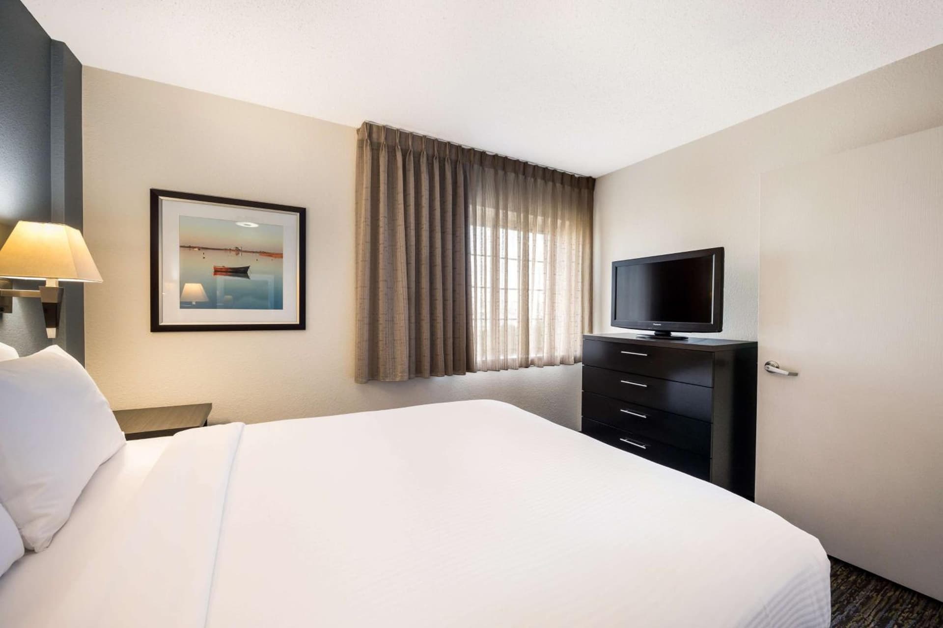Sonesta Simply Suites Orange County Airport gallery photo in Santa Ana, CA — image 14