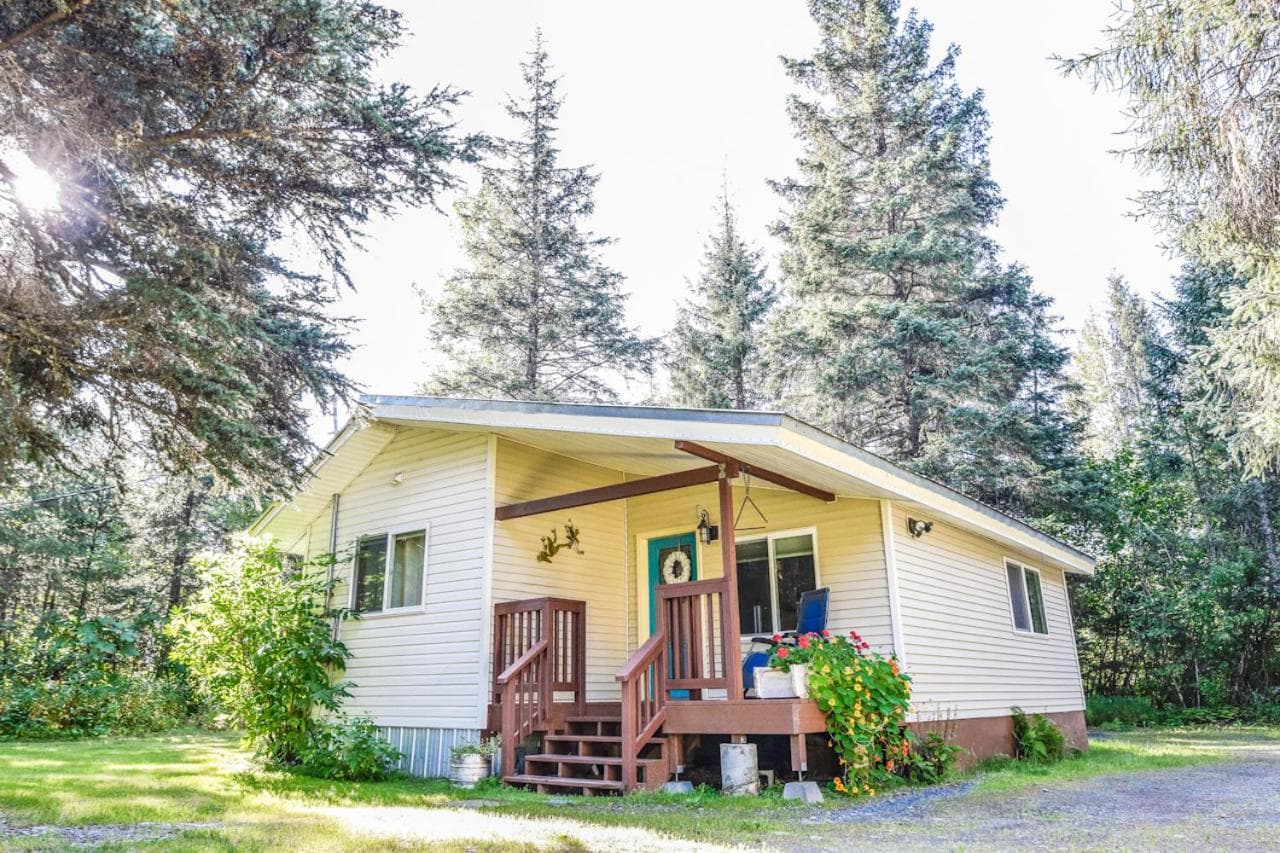 Brown & Hawkins Historical Apartments — hotel in Seward, Alaska