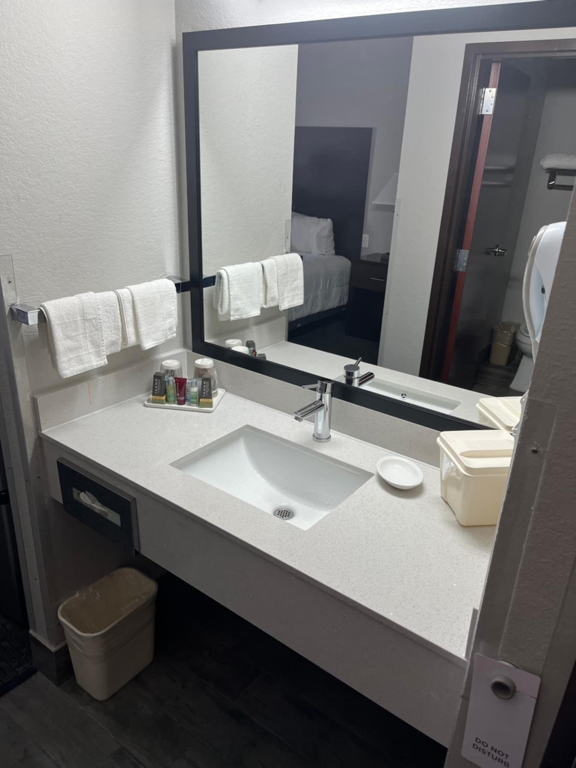 Lea County Inn interior in Hobbs, NM — gallery photo 2