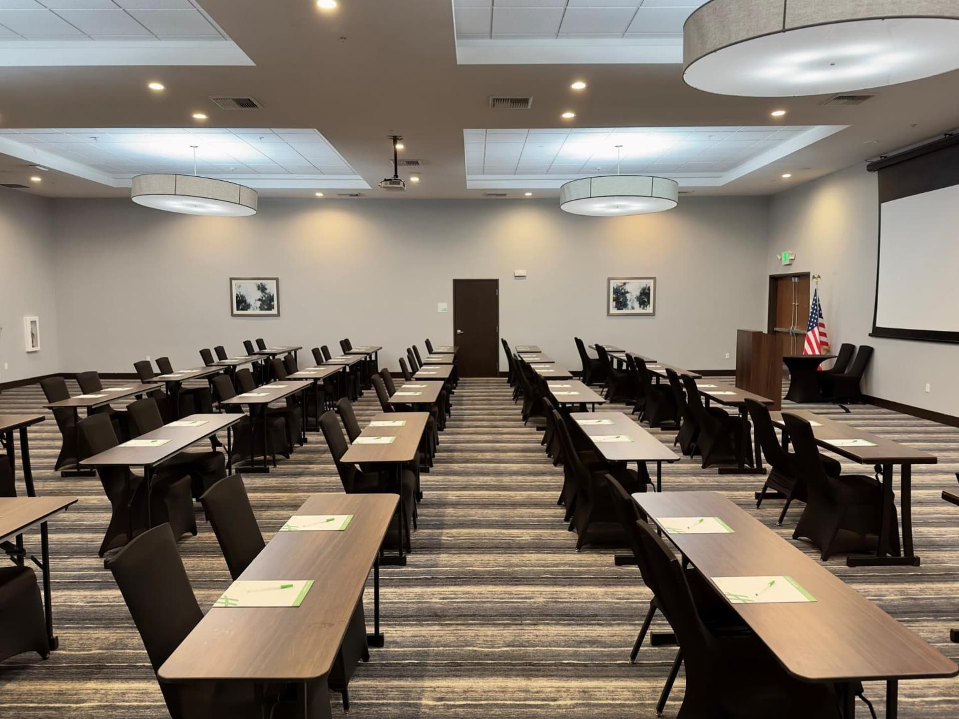Holiday Inn Carlsbad/San Diego by IHG gallery photo in Carlsbad, CA — image 11