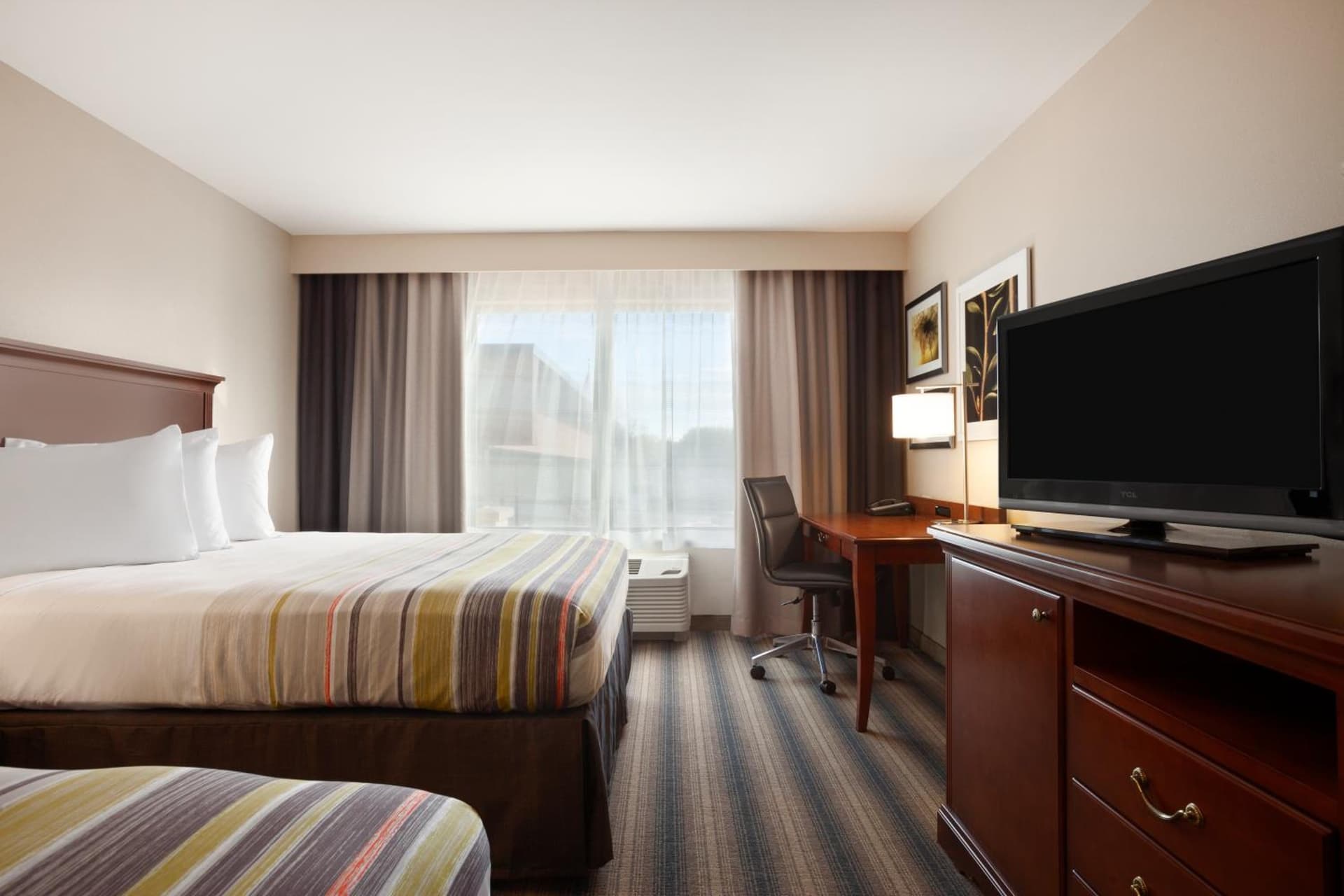 Country Inn & Suites by Radisson Roseville - St Paul gallery photo in Roseville, MN — image 9