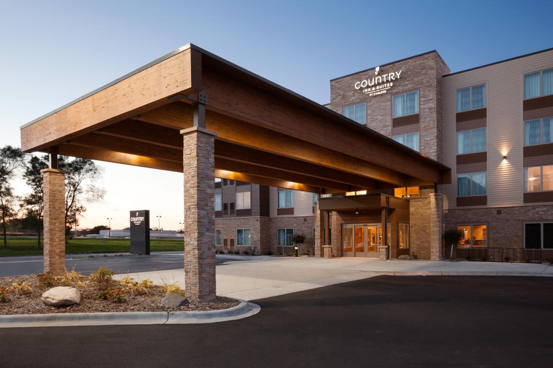 Country Inn & Suites by Radisson Roseville - St Paul featured exterior or lobby in Roseville, MN — similar hotel
