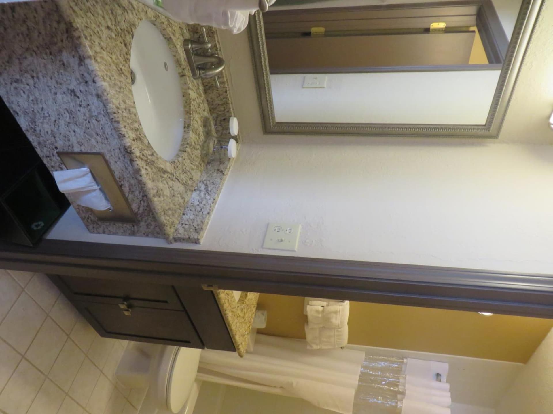 Ivy Court Inn and Suites gallery photo in South Bend, IN — image 28