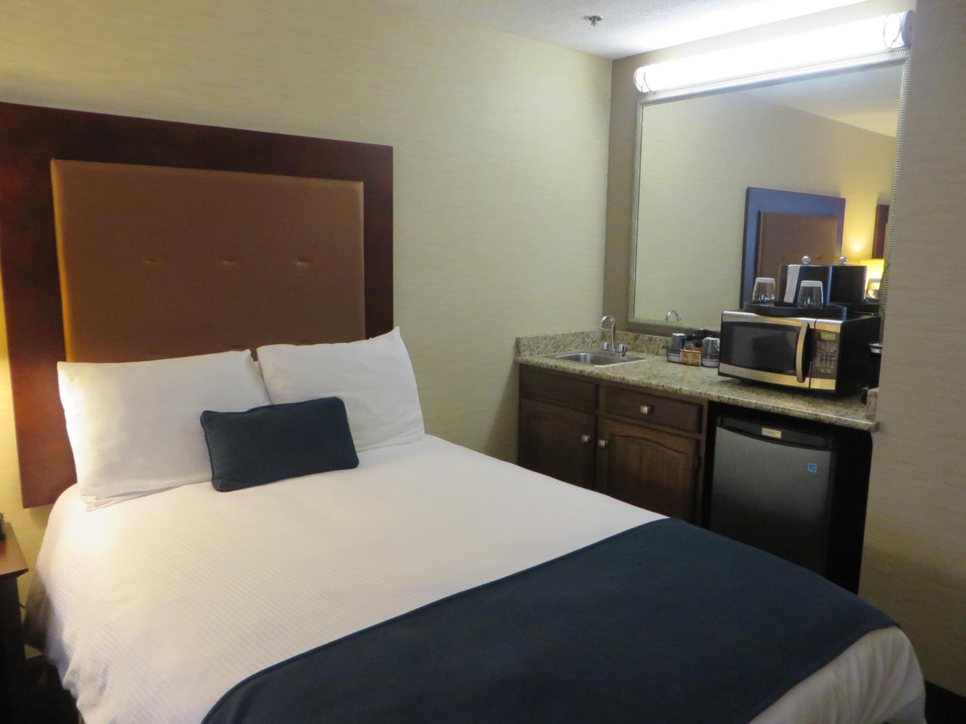 Ivy Court Inn and Suites gallery photo in South Bend, IN — image 21