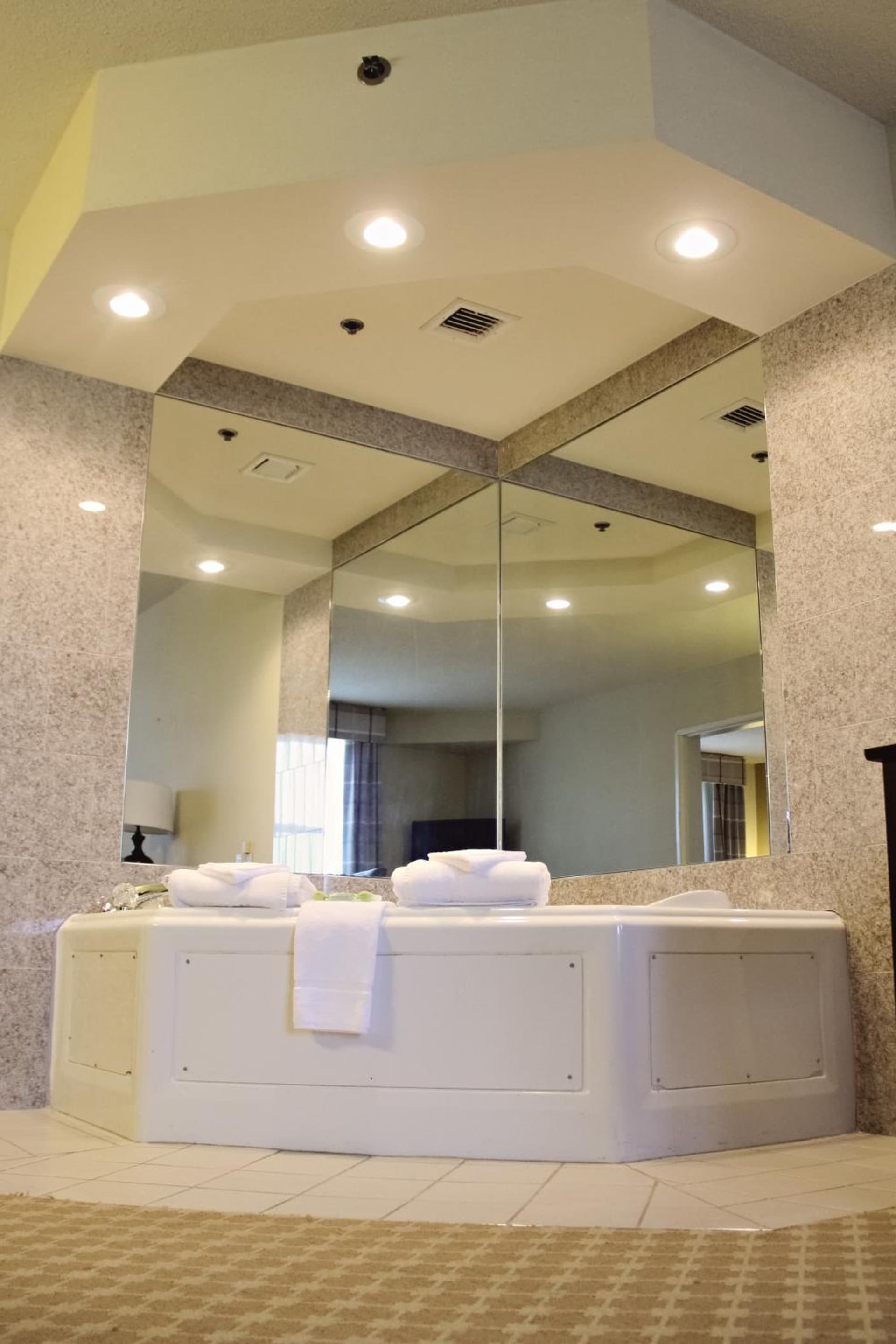 Country Inn & Suites by Radisson, Frackville (Pottsville), PA gallery photo in Mount Pleasant, PA — image 29