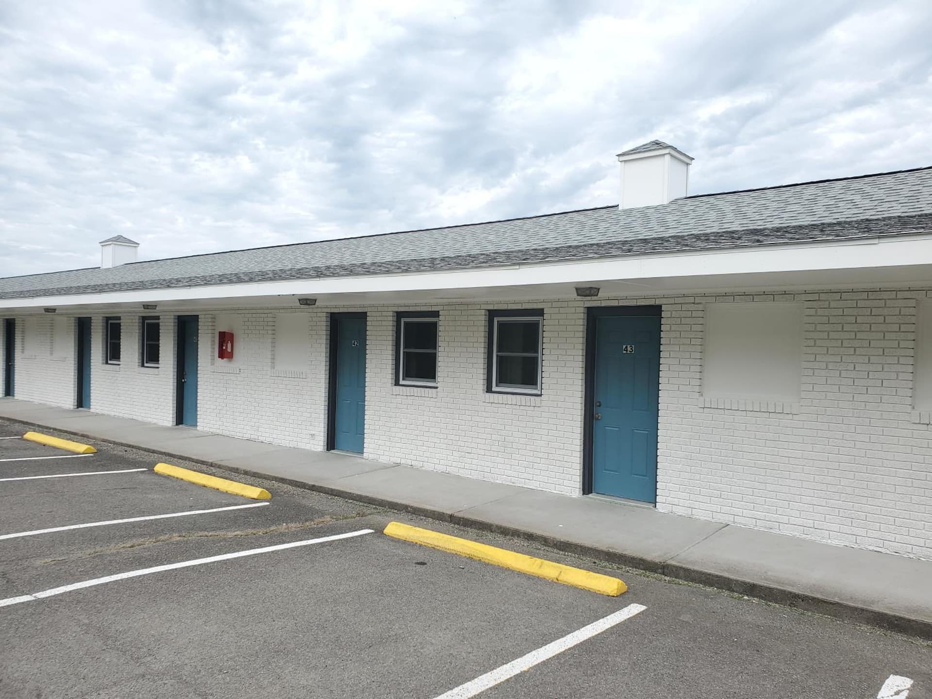 The Hotel Laurel at Seneca property views in Watkins Glen, NY — gallery photo 3