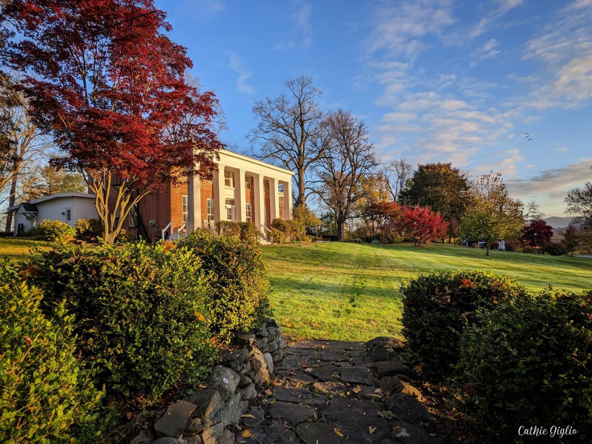 Cromwell Manor Inn gallery photo in Cornwall-on-Hudson, NY — image 9