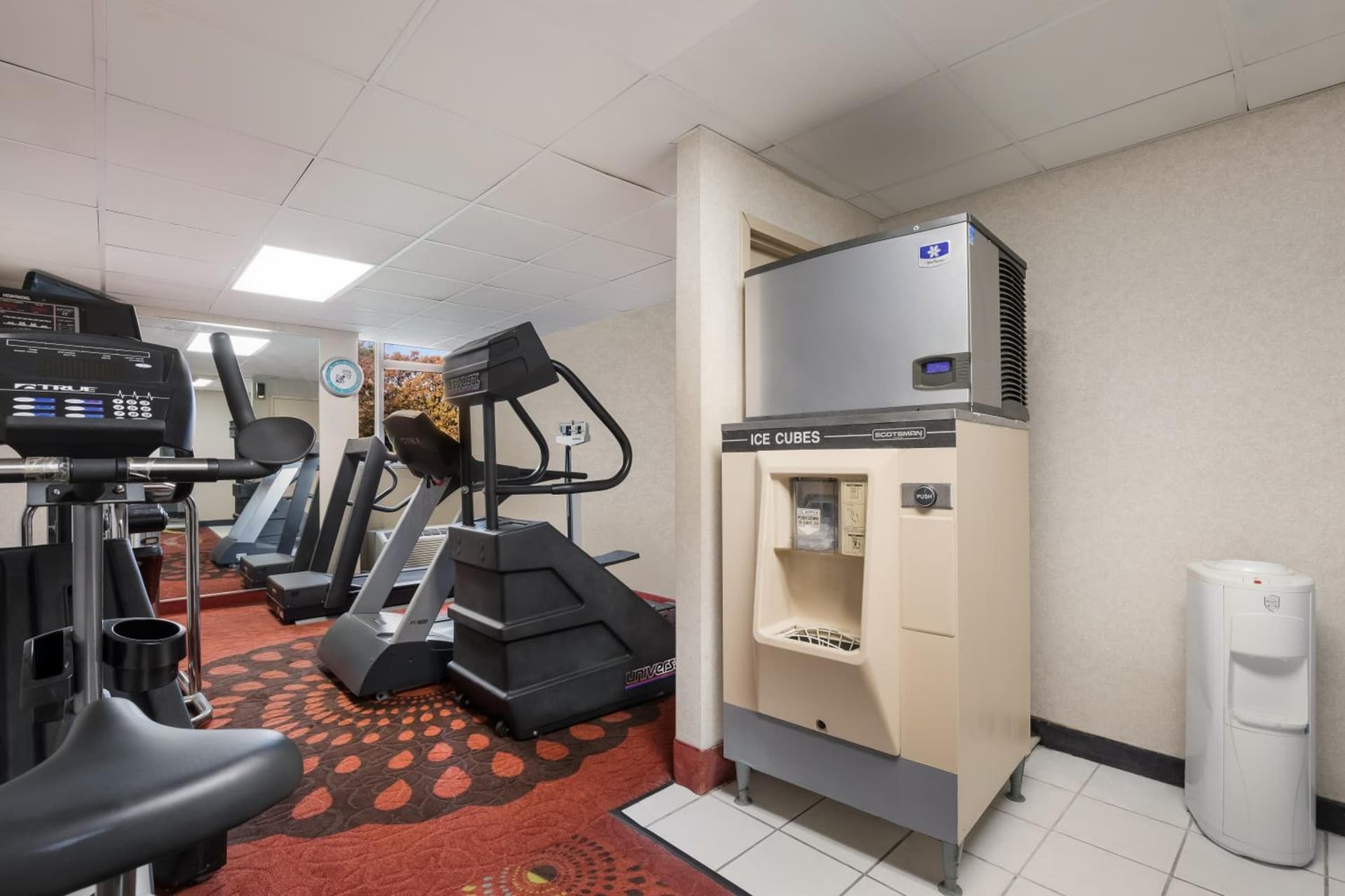 Clarion Hotel & Convention Center Joliet gallery photo in Joliet, IL — image 31