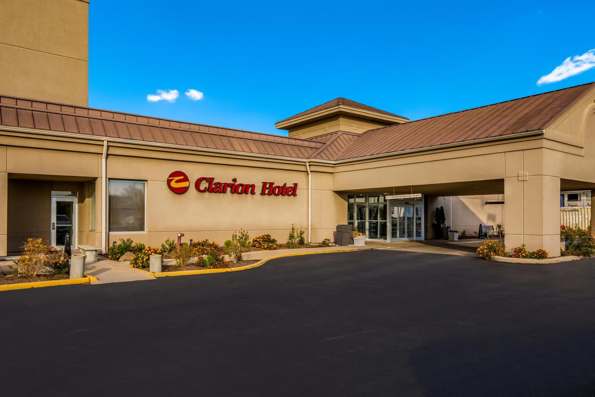 Clarion Hotel & Convention Center Joliet gallery photo in Joliet, IL — image 22