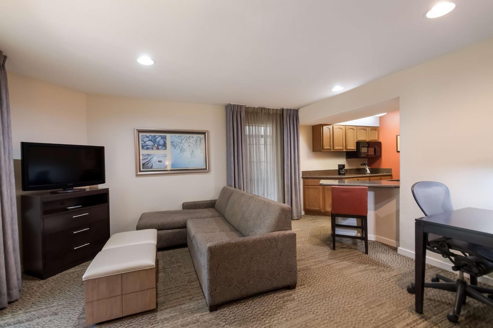 Sonesta ES Suites Dulles Airport gallery photo in Herndon, VA — image 33