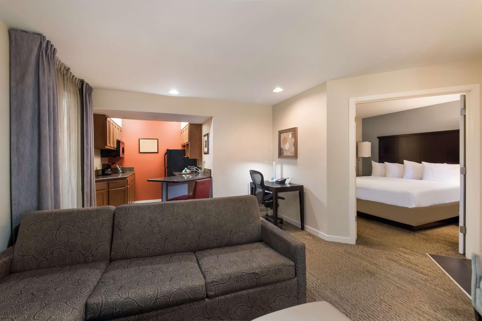 Sonesta ES Suites Dulles Airport gallery photo in Herndon, VA — image 31