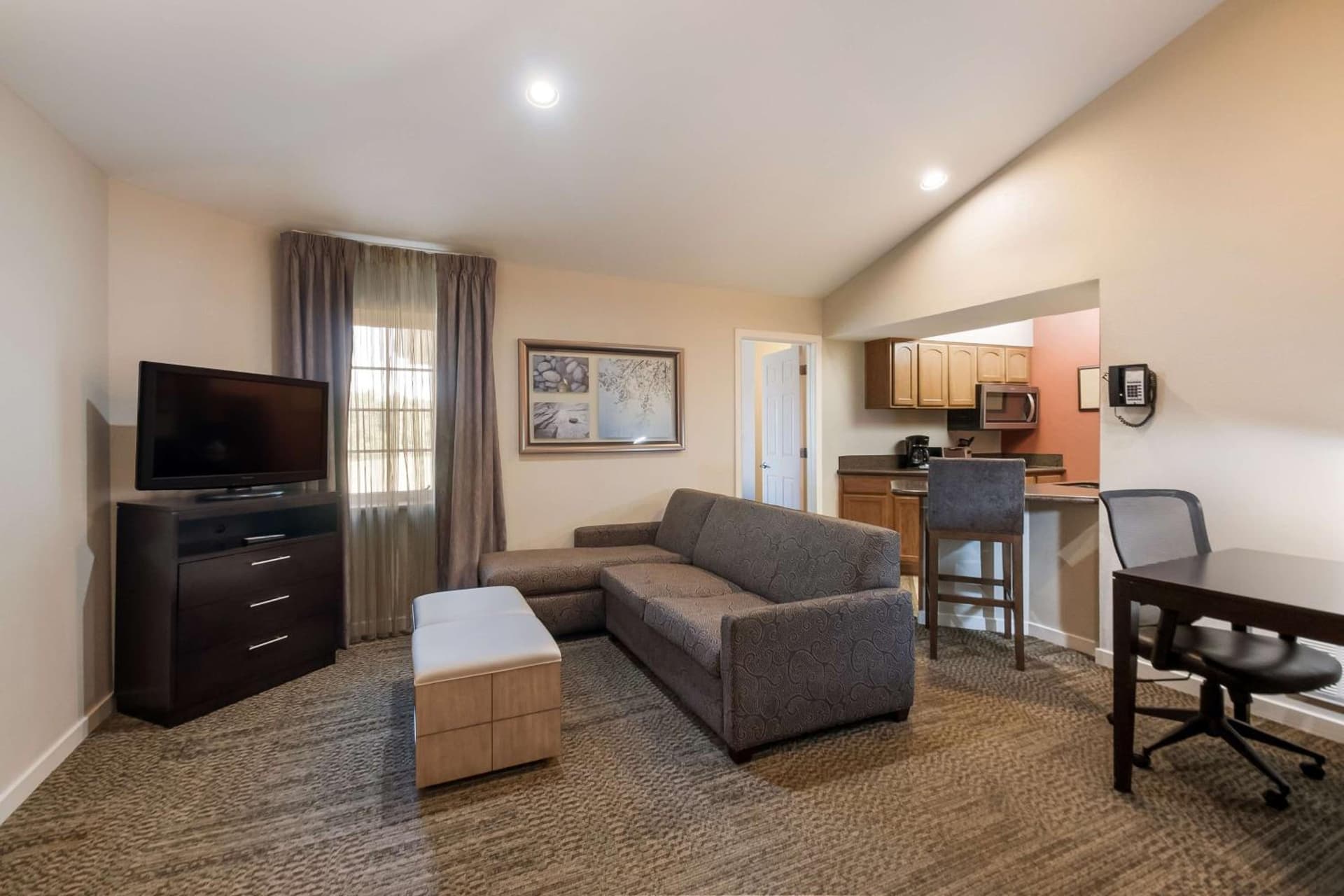 Sonesta ES Suites Dulles Airport gallery photo in Herndon, VA — image 34