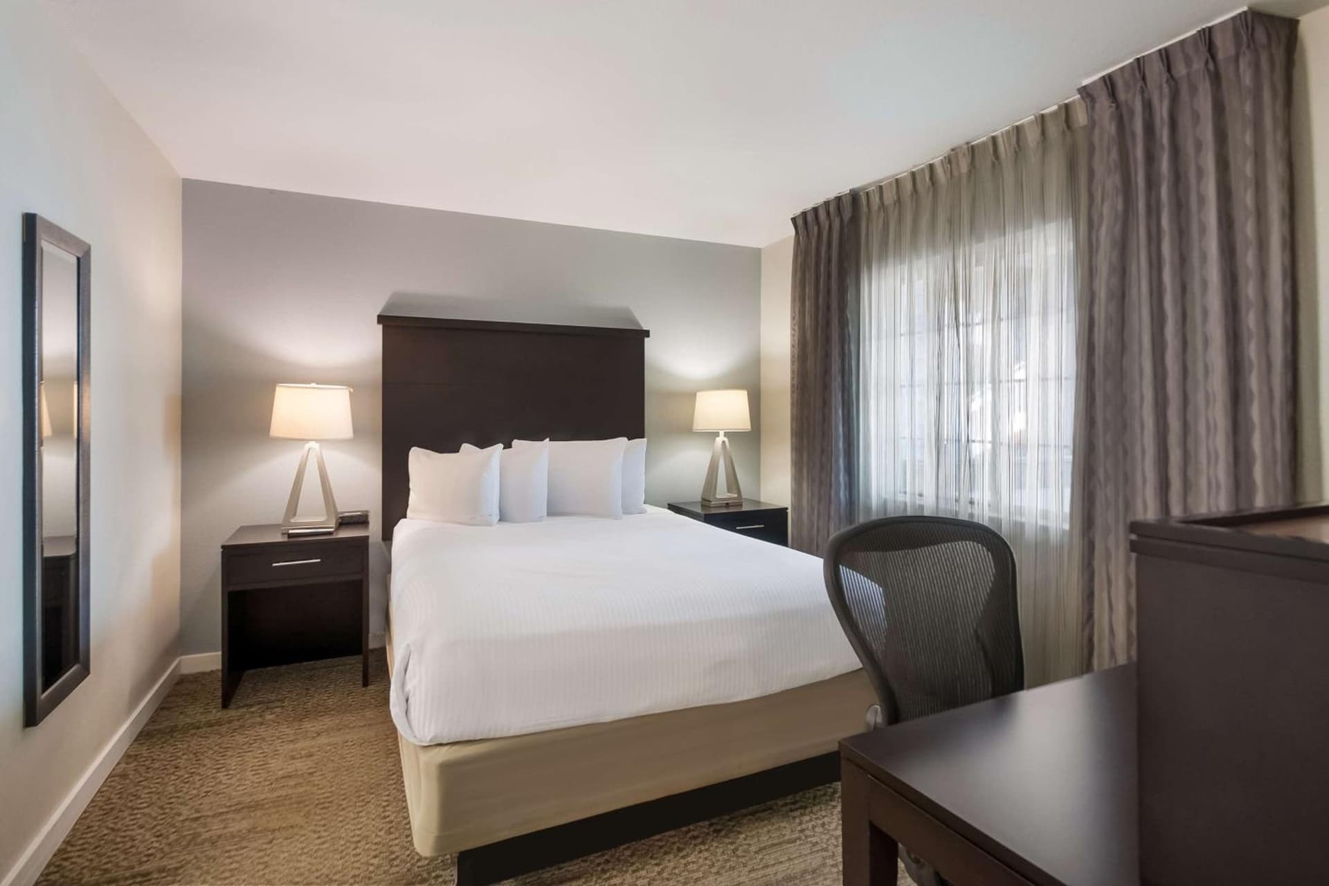 Sonesta ES Suites Dulles Airport gallery photo in Herndon, VA — image 32