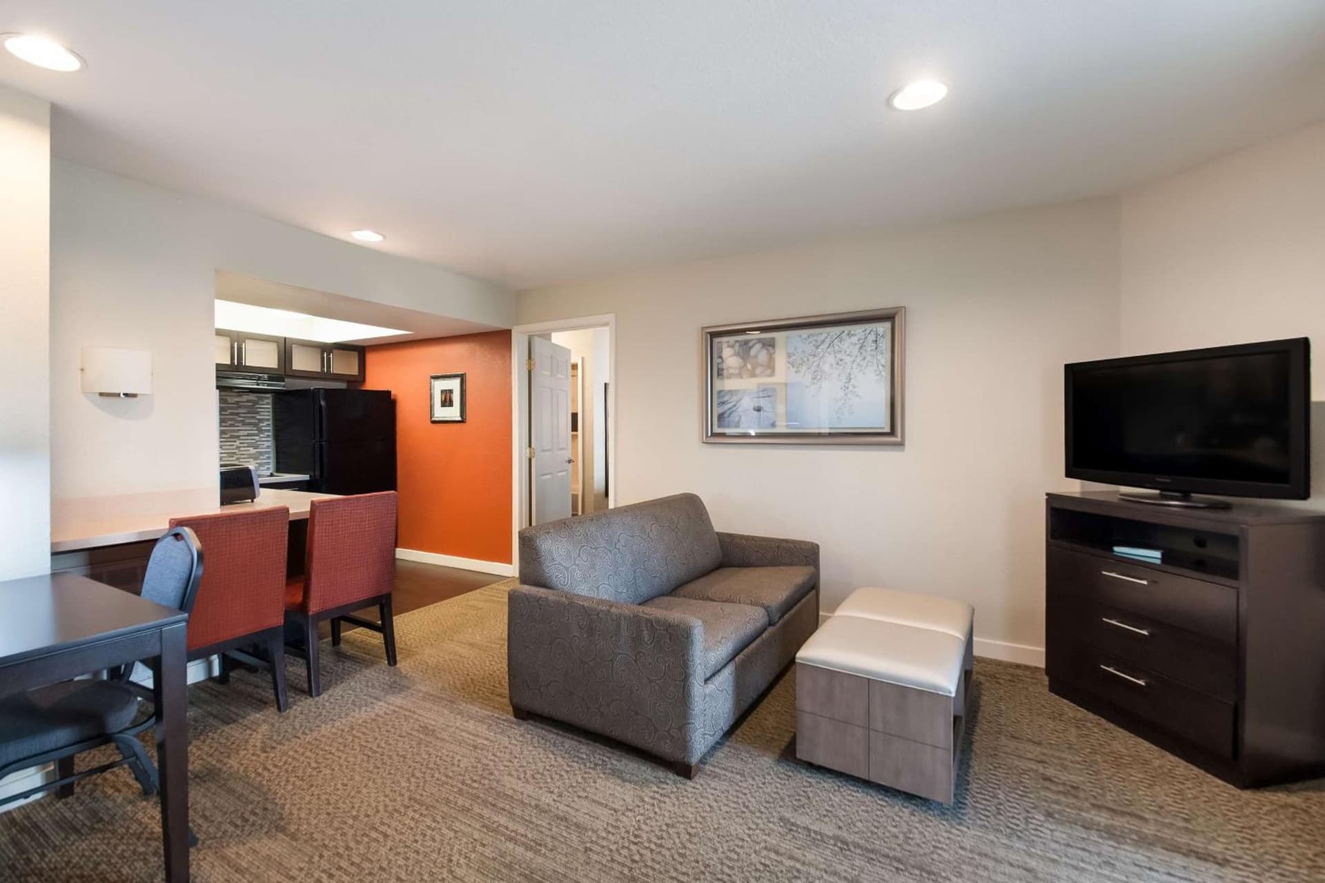 Sonesta ES Suites Dulles Airport gallery photo in Herndon, VA — image 10