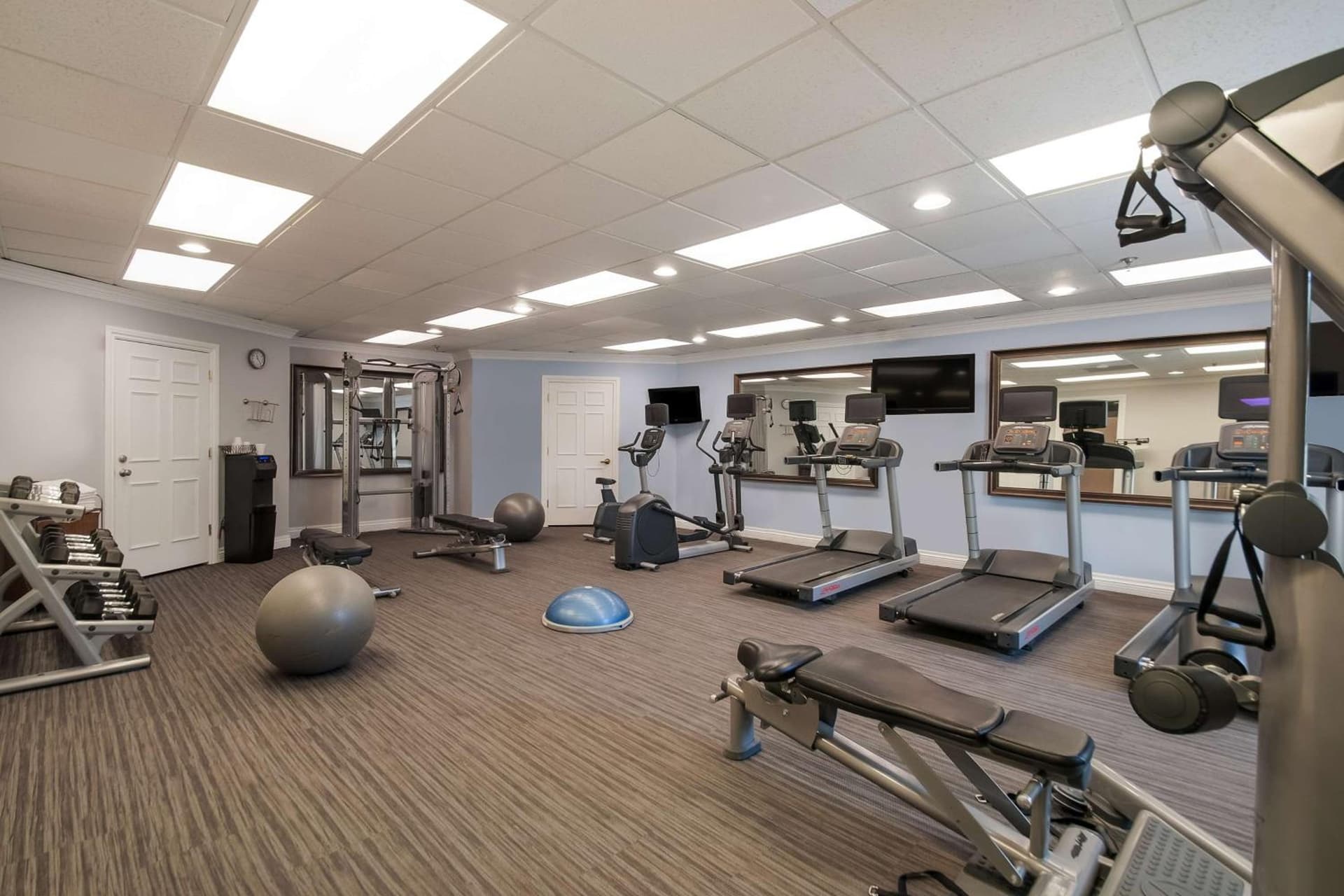 Sonesta ES Suites Dulles Airport gallery photo in Herndon, VA — image 18
