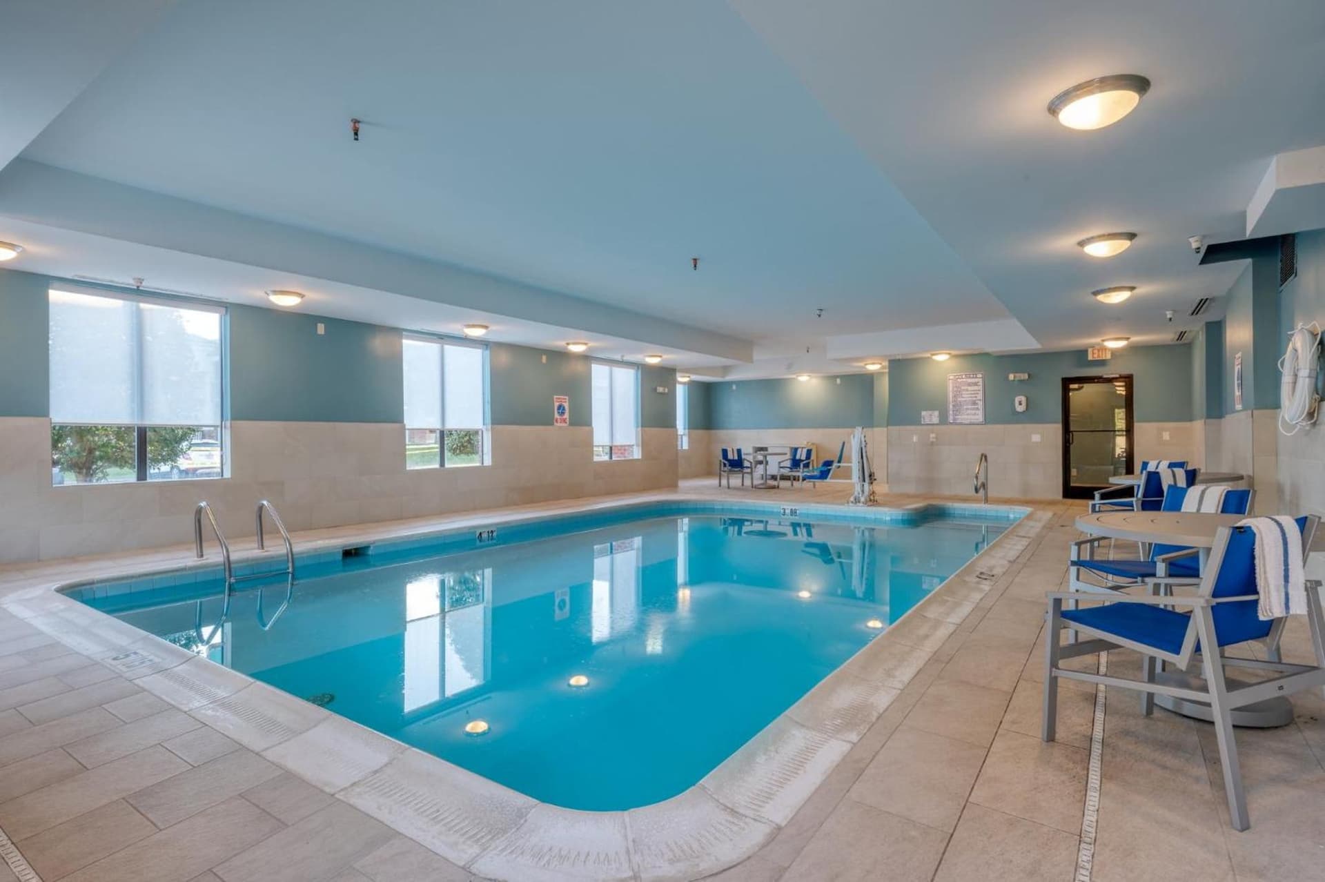 Holiday Inn Express Hotel & Suites Thornburg-S. Fredericksburg by IHG interior in Thornburg — gallery photo 2