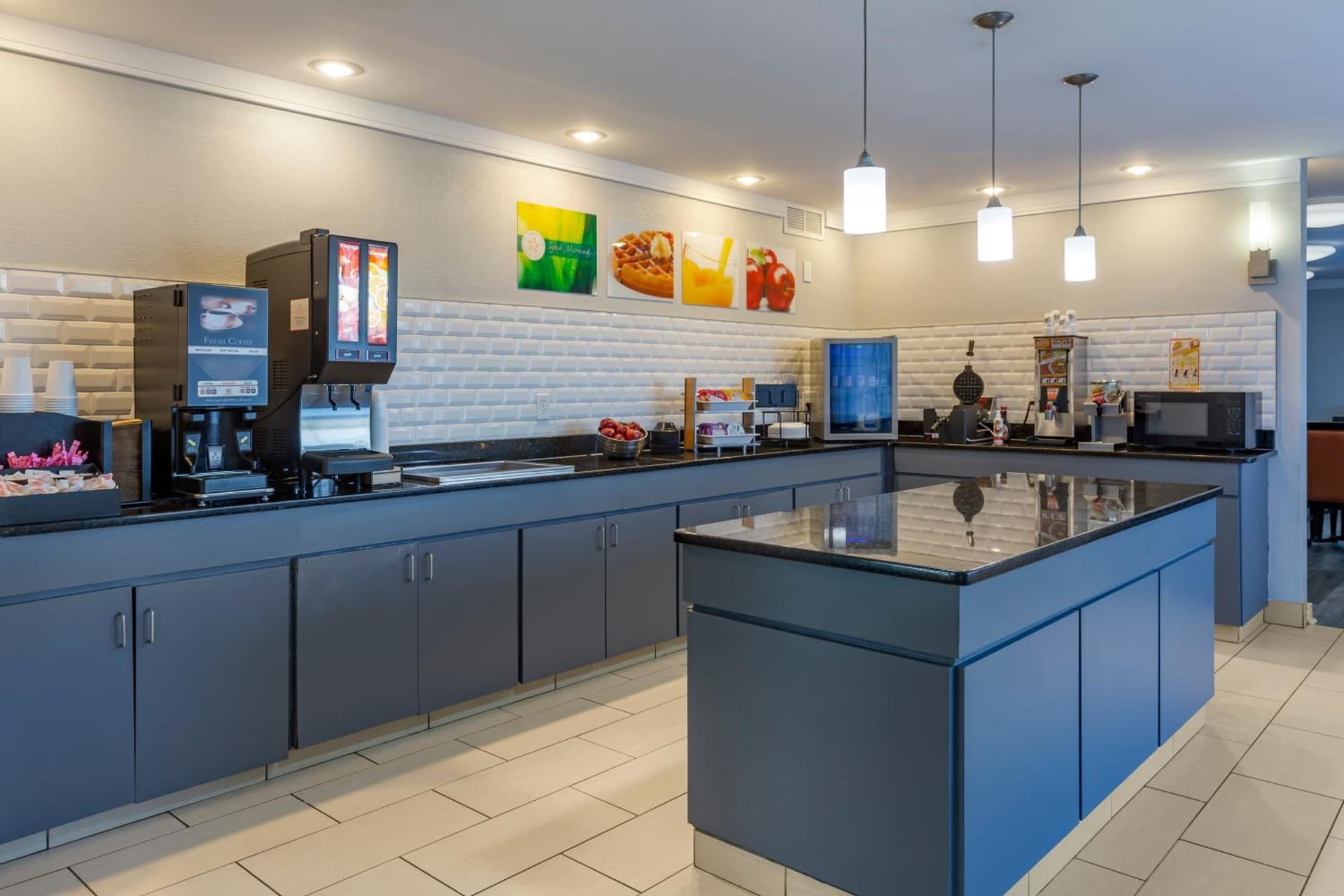 Quality Inn Fayetteville near Fort Bragg interior in Fayetteville, NC — gallery photo 2