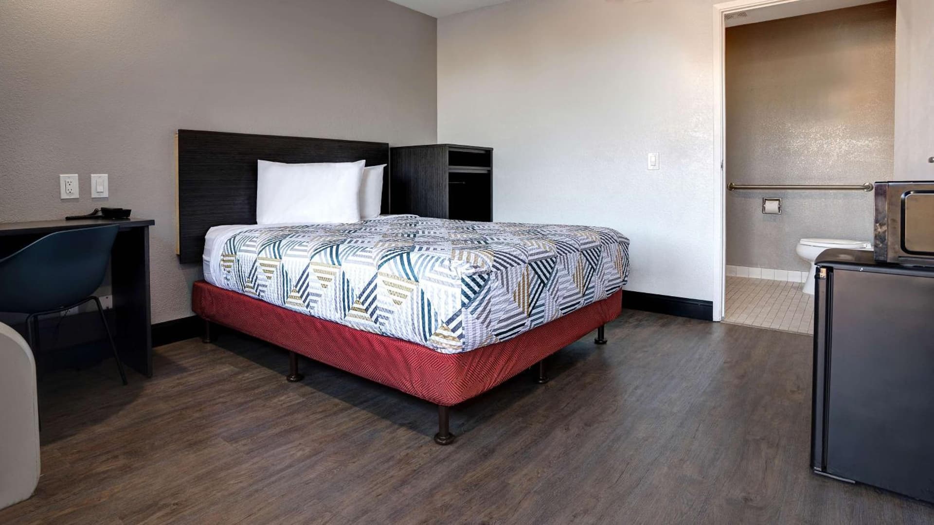 Motel 6-Arcata, CA Cal Poly Humboldt interior in Arcata, CA — gallery photo 2