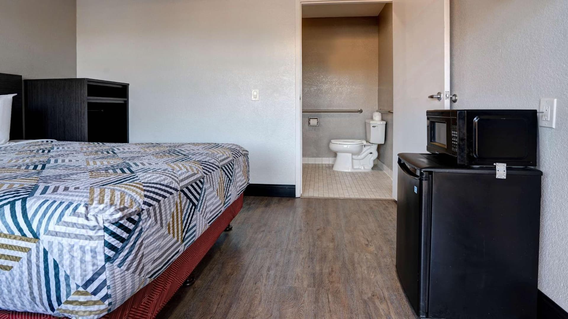 Motel 6-Arcata, CA Cal Poly Humboldt property views in Arcata, CA — gallery photo 3