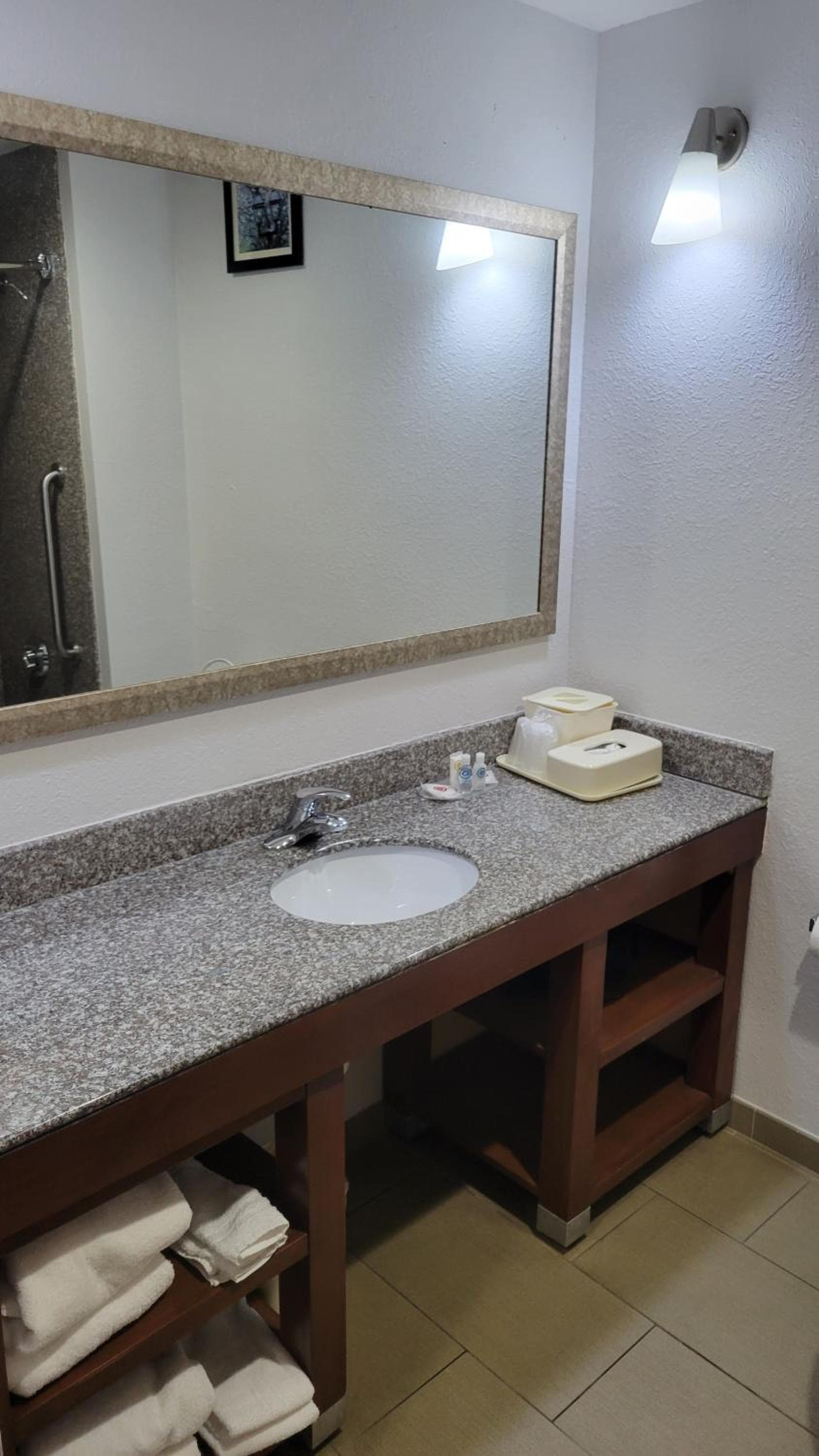 Comfort Suites Macon Northwest gallery photo in Macon, GA — image 7