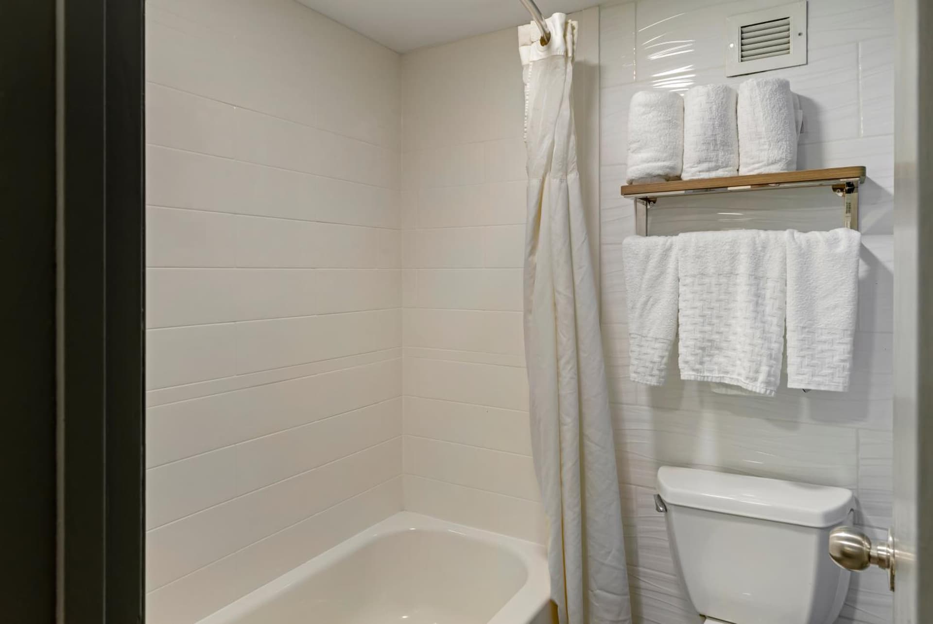 Best Western PLUS Executive Hotel Richmond property views in Richmond, VA — gallery photo 3