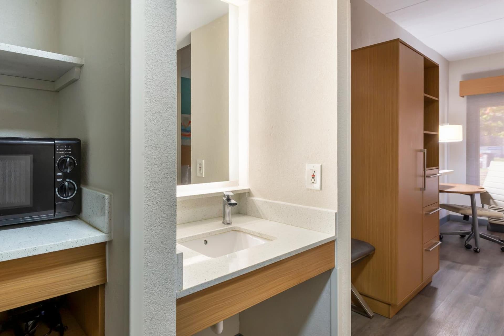Best Western PLUS Executive Hotel Richmond gallery photo in Richmond, VA — image 22